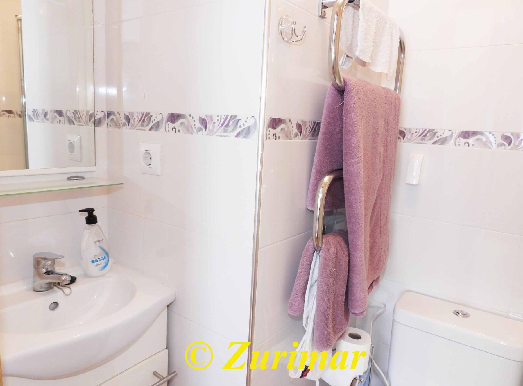 Suite bathroom