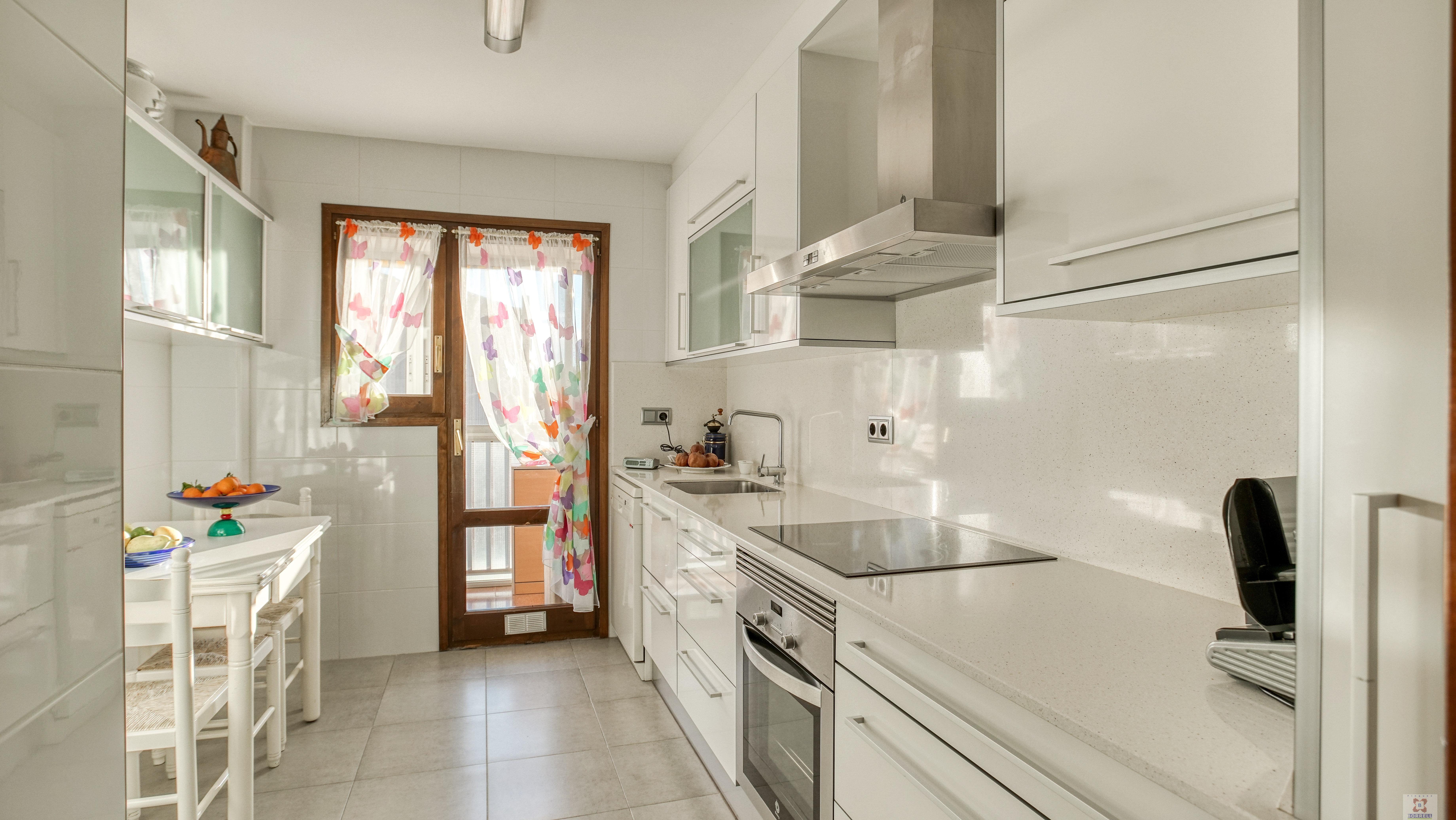 For sale of penthouse in Lleida