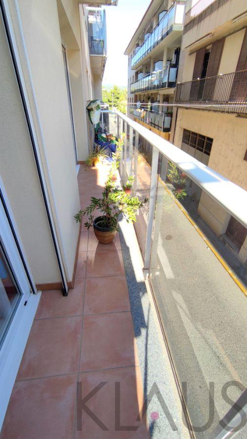 For sale of flat in Ampolla l