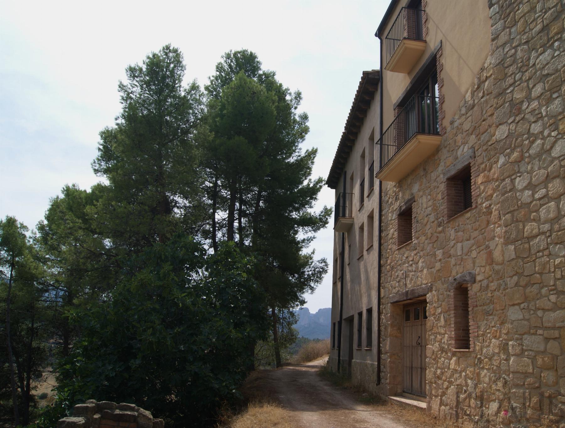 Myynti
 from
 talo
 sisään

 Horta de Sant Joan