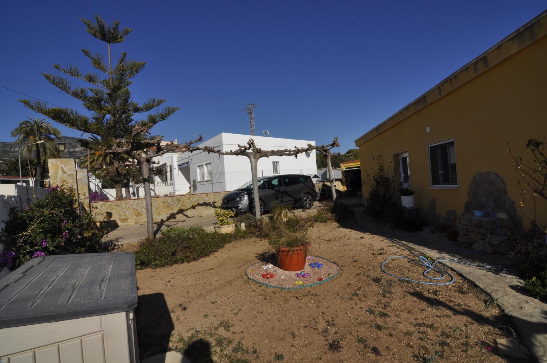 For sale of chalet in Alcanar playa