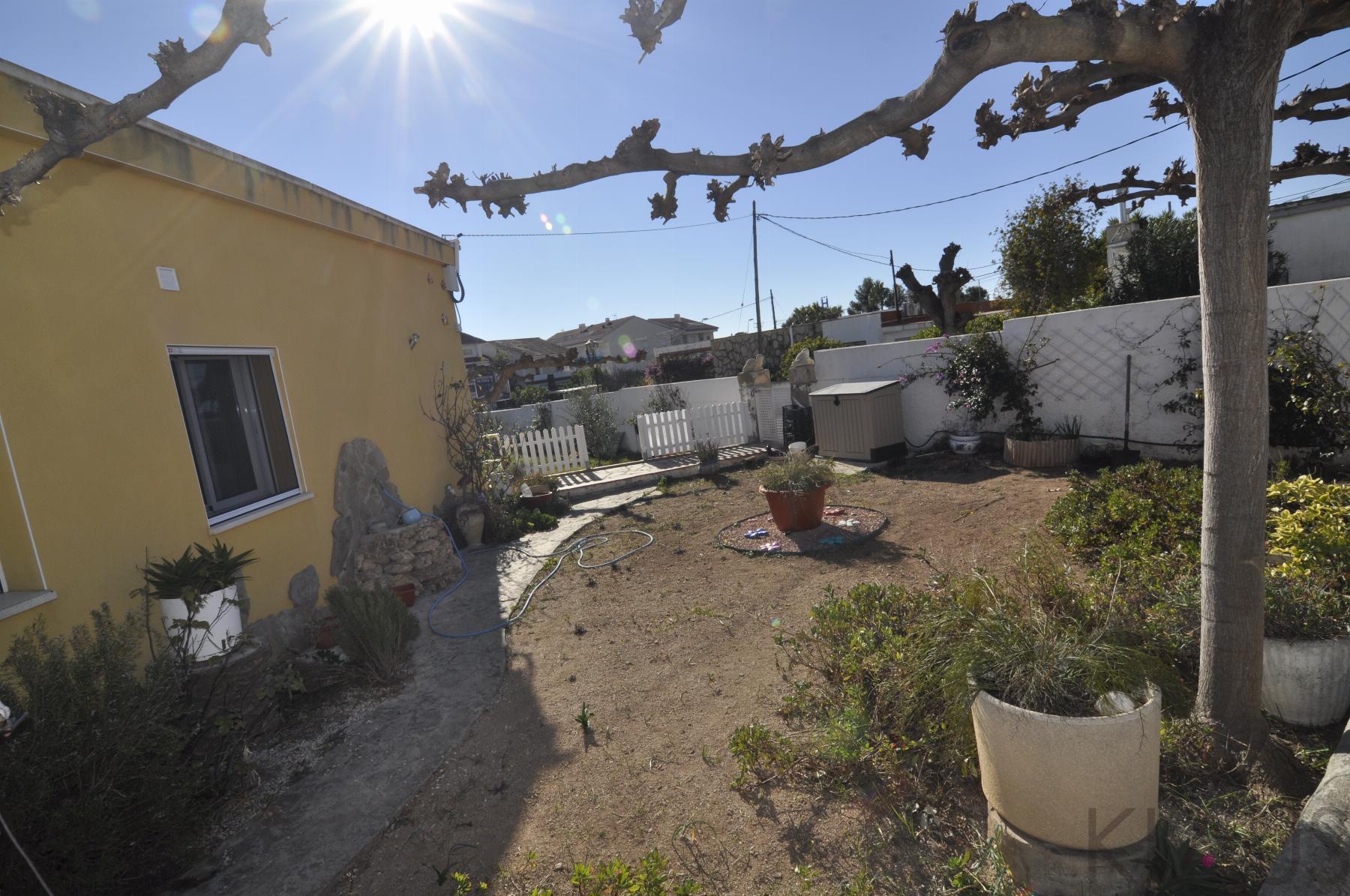 For sale of chalet in Alcanar playa