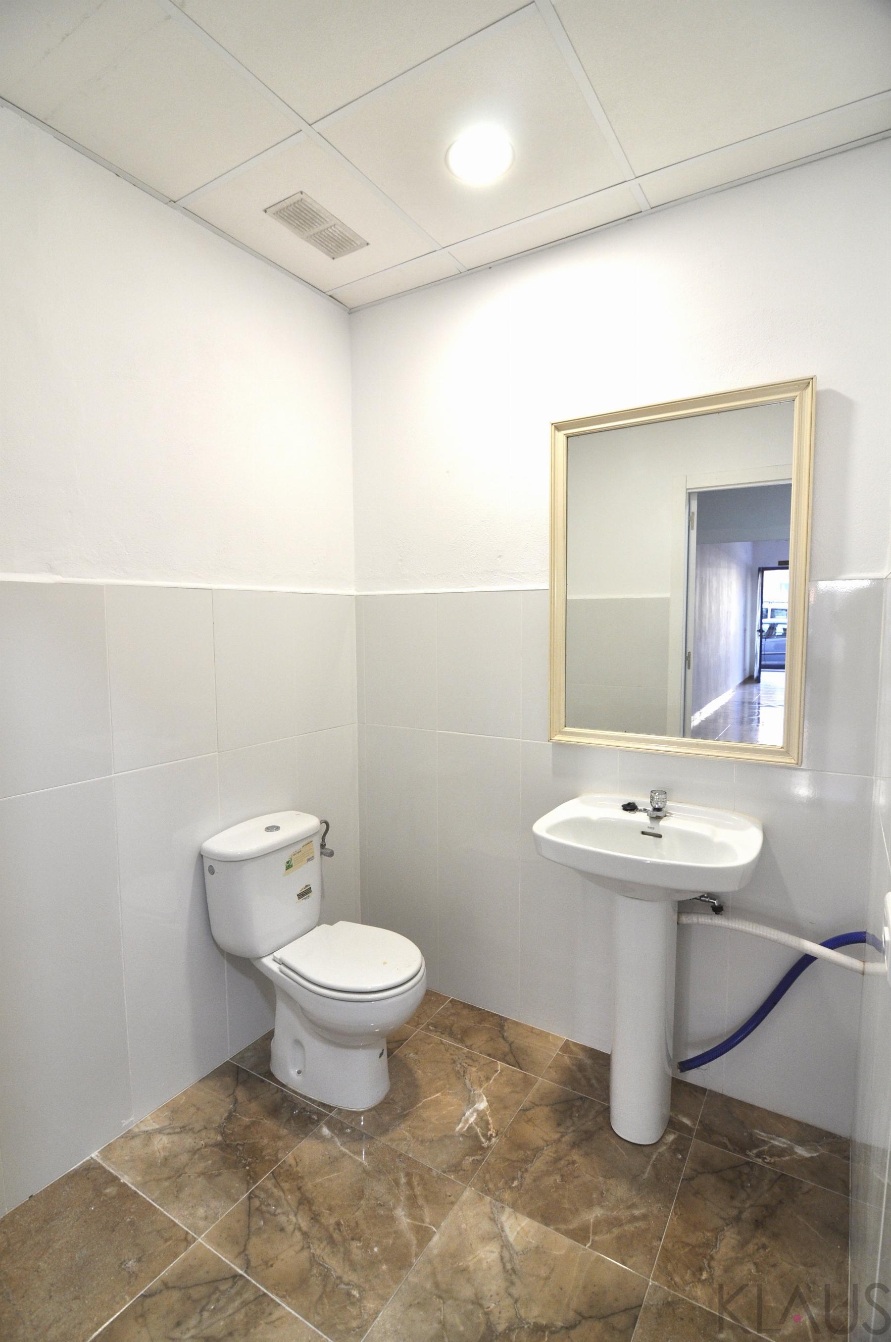 For rent of commercial in La Ràpita