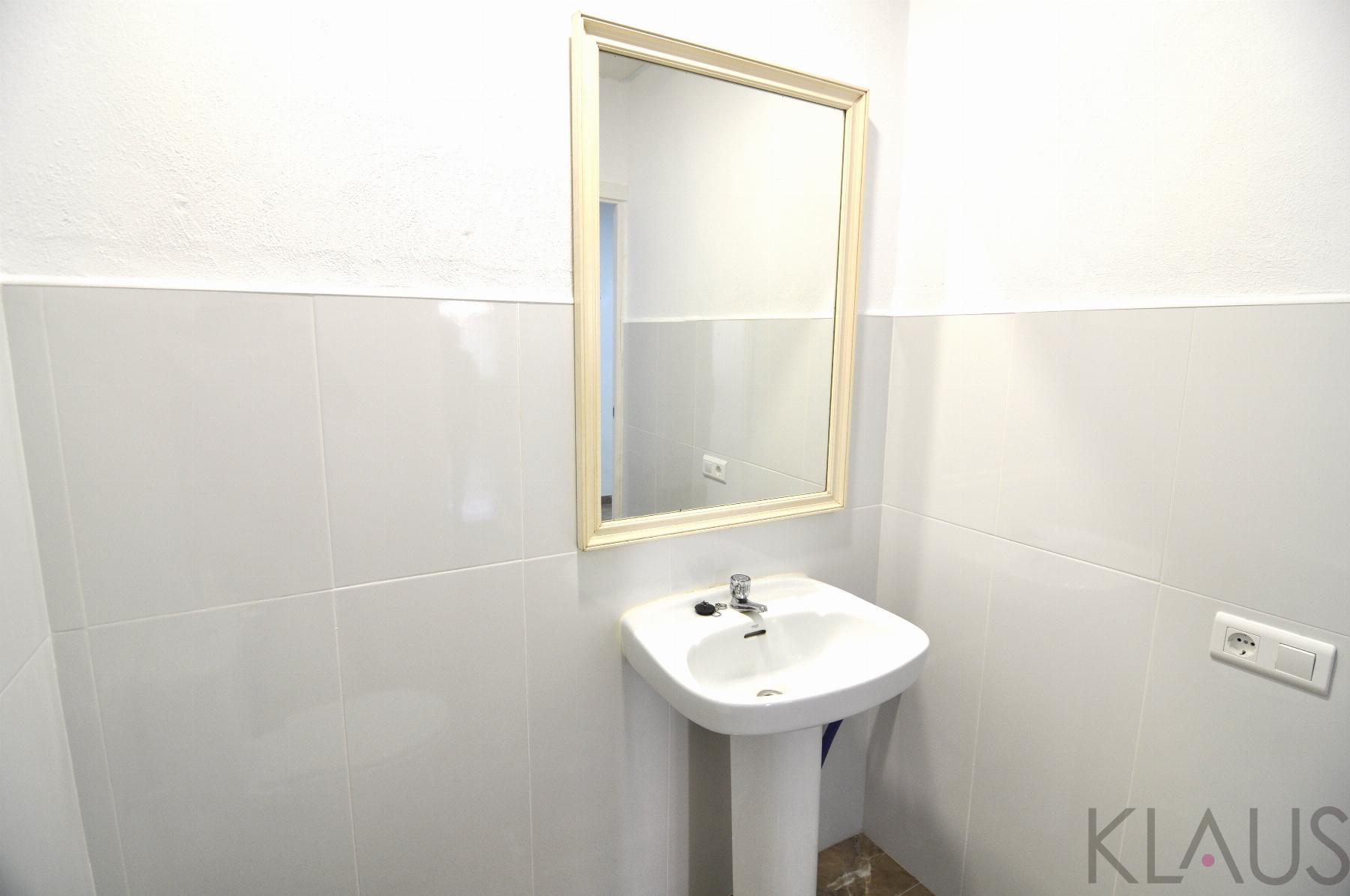 For rent of commercial in La Ràpita