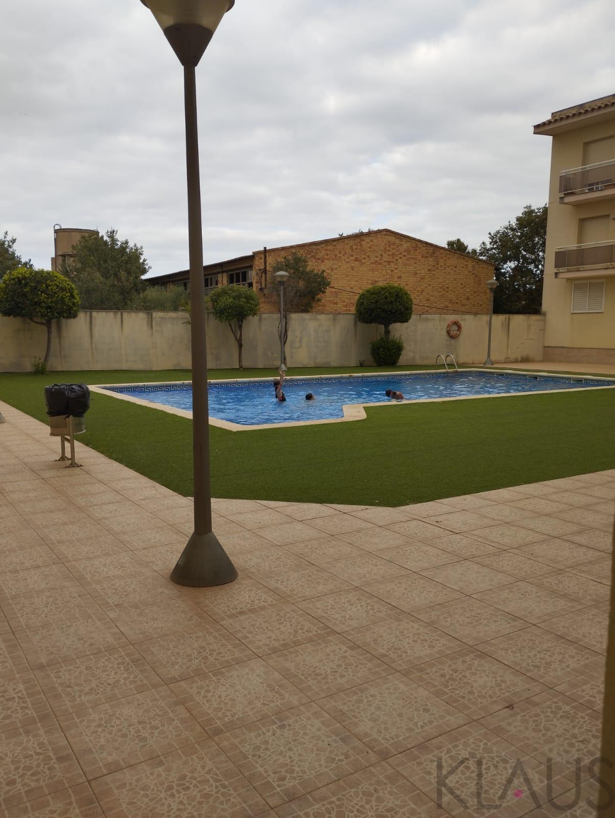 De vânzare din apartament în Aldea l