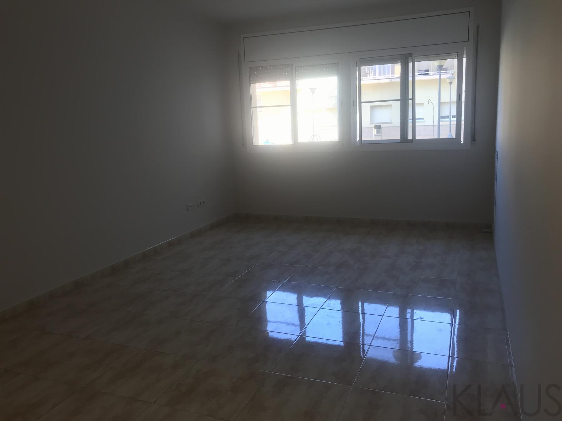 De vânzare din apartament în Aldea l