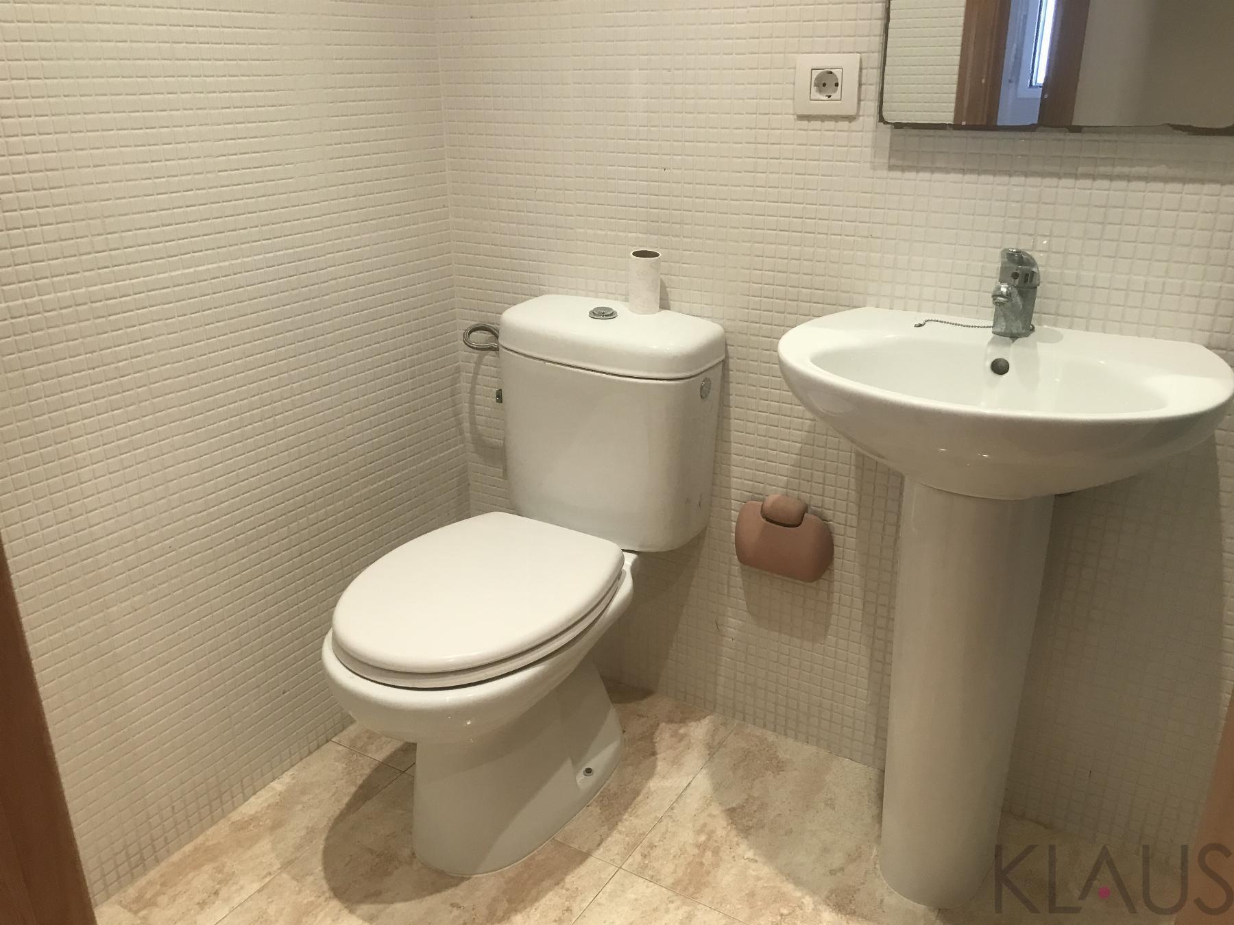 De vânzare din apartament în Aldea l