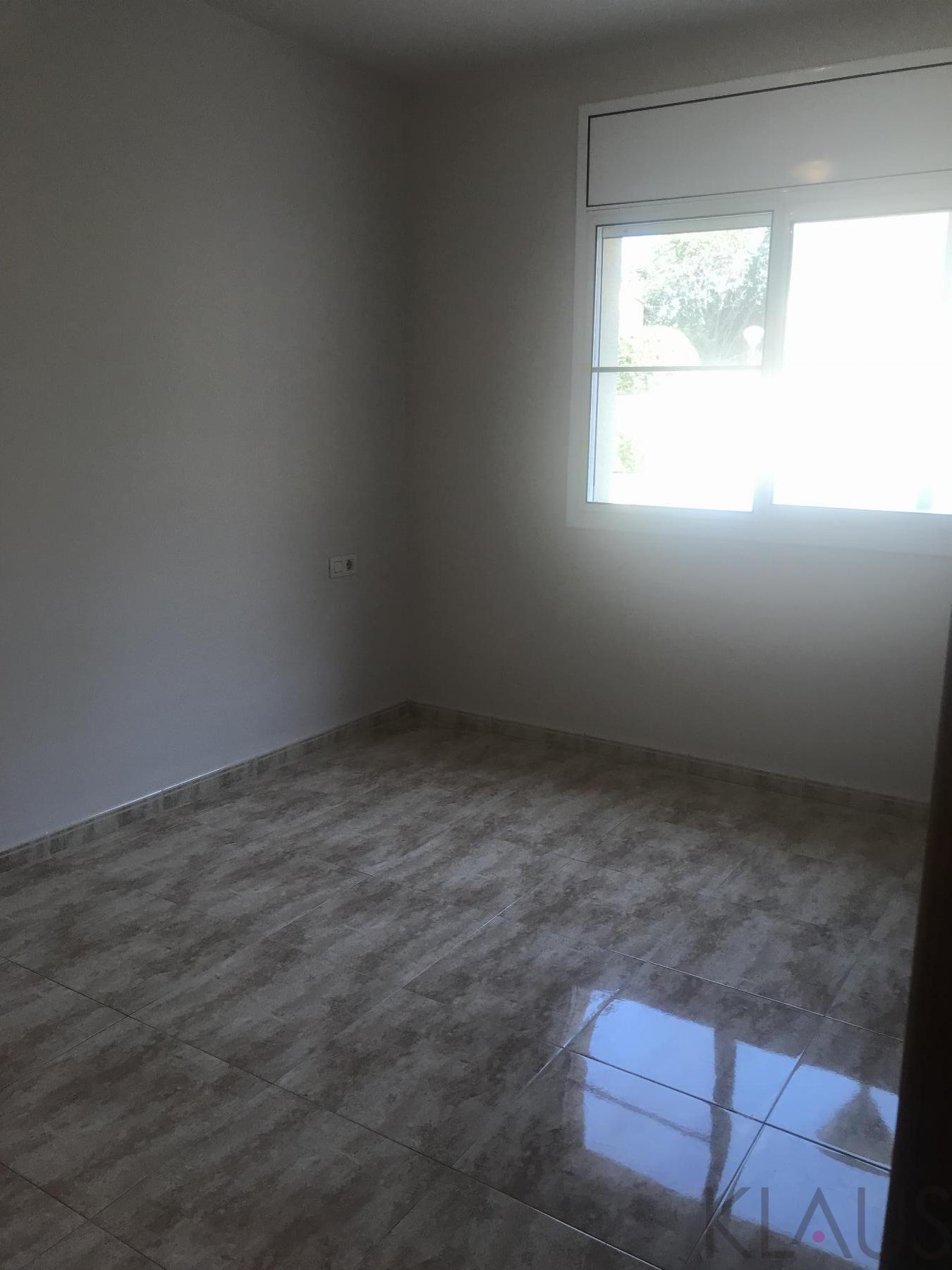 De vânzare din apartament în Aldea l