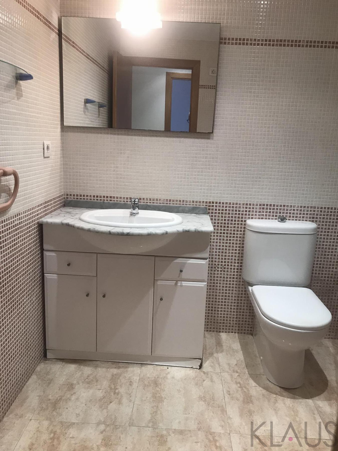 De vânzare din apartament în Aldea l