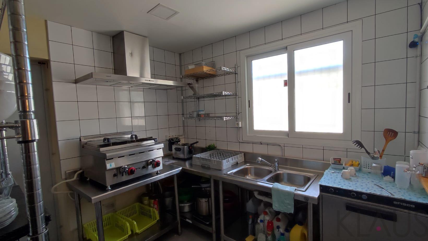 For sale of commercial in Amposta