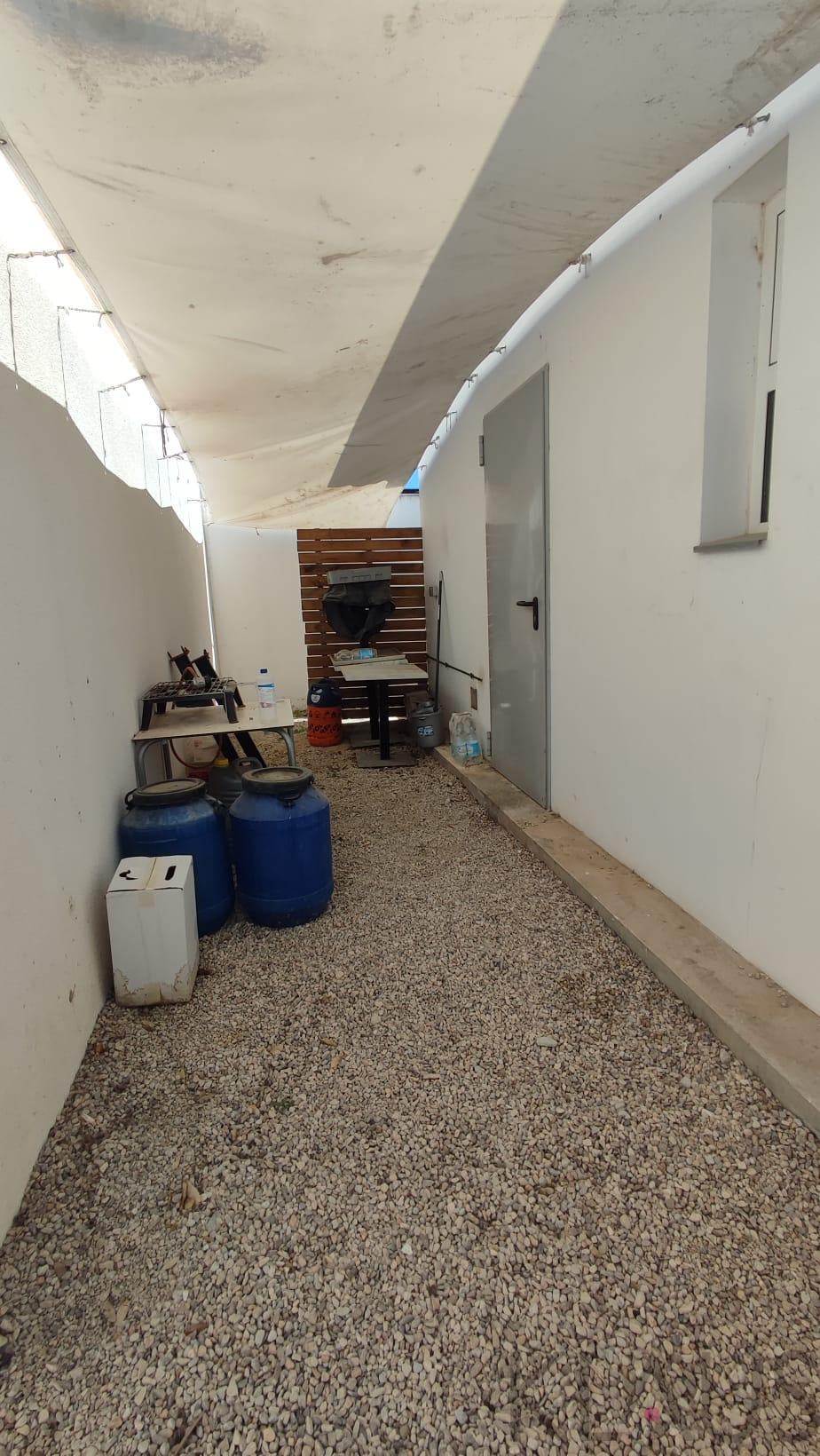For sale of commercial in Amposta