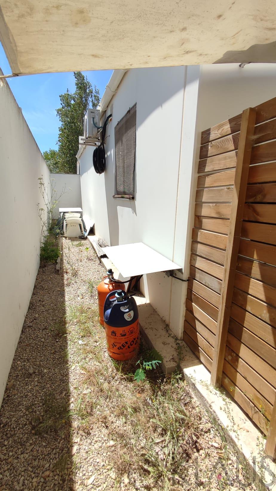 For sale of commercial in Amposta