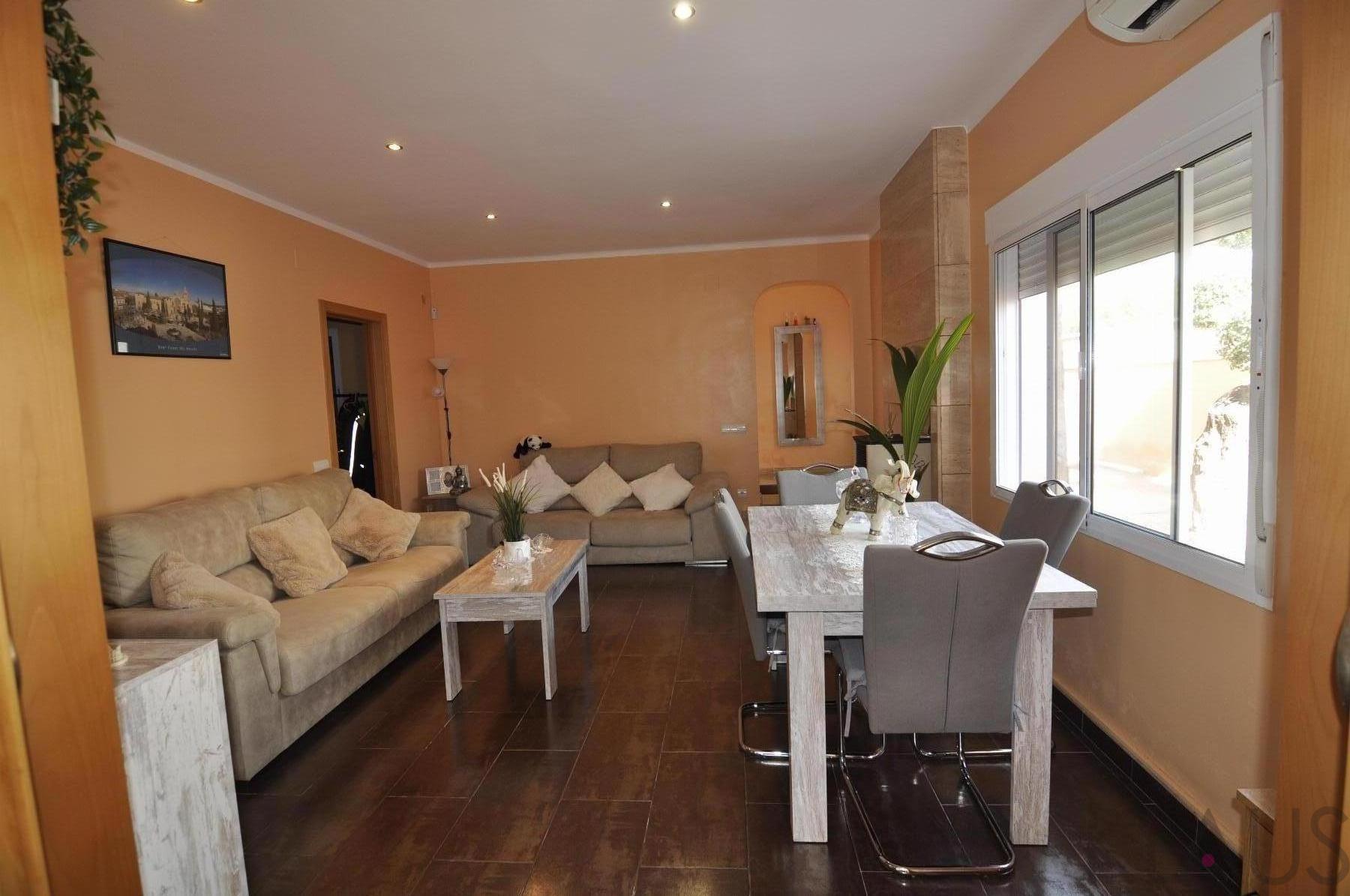 For sale of house in Alcanar playa