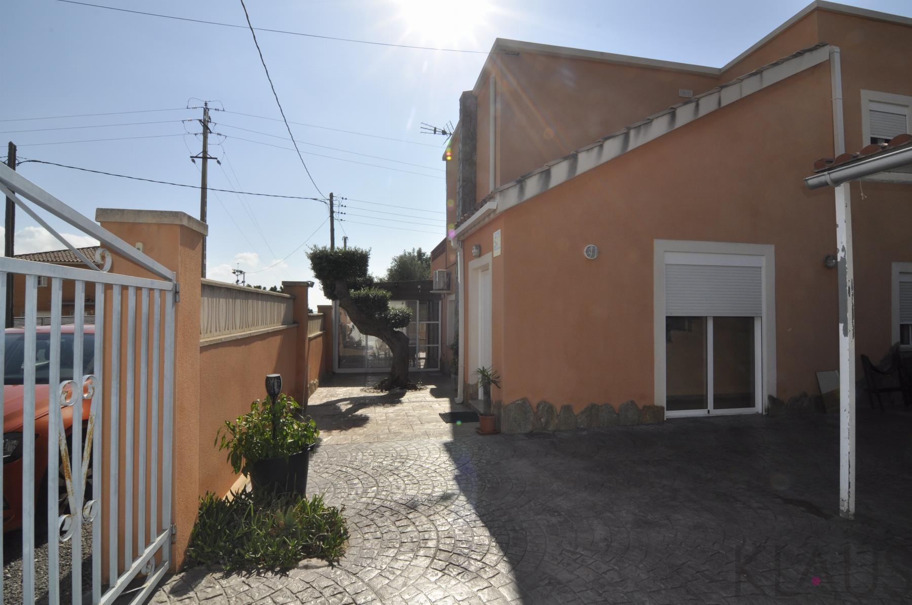 For sale of house in Alcanar playa