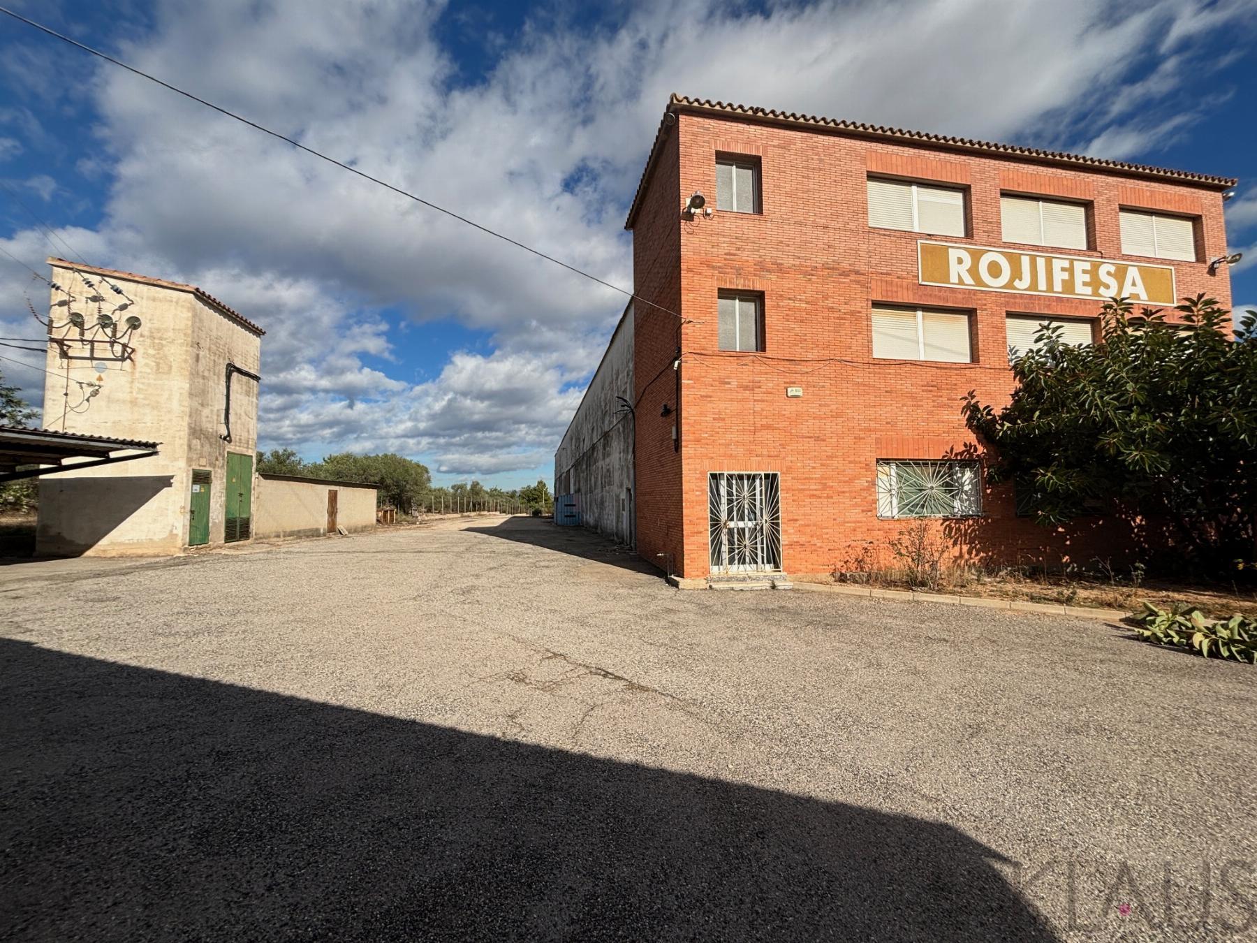 Venta de nave industrial en La Ràpita