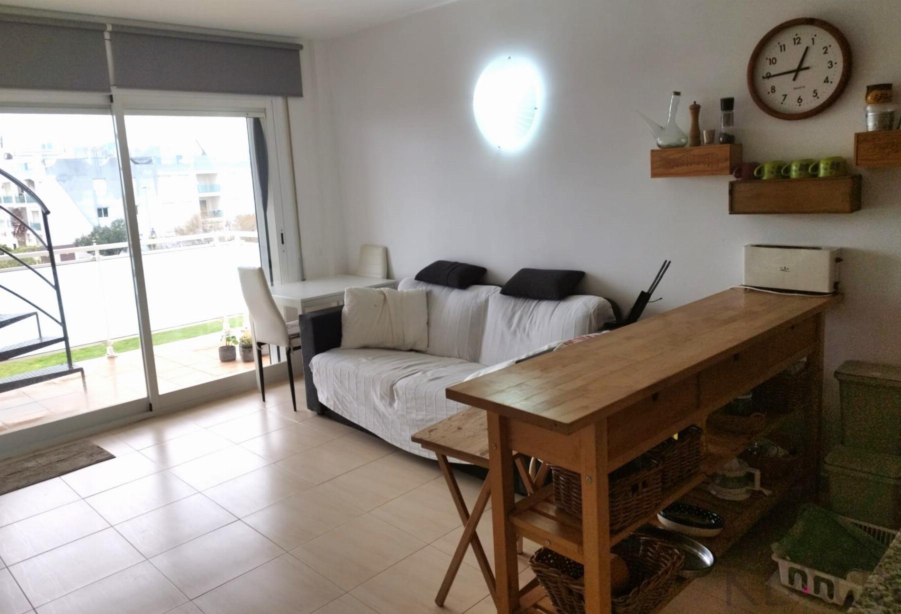 Myynti
 from
 huoneisto
 sisään

 Sant Jaume d Enveja
