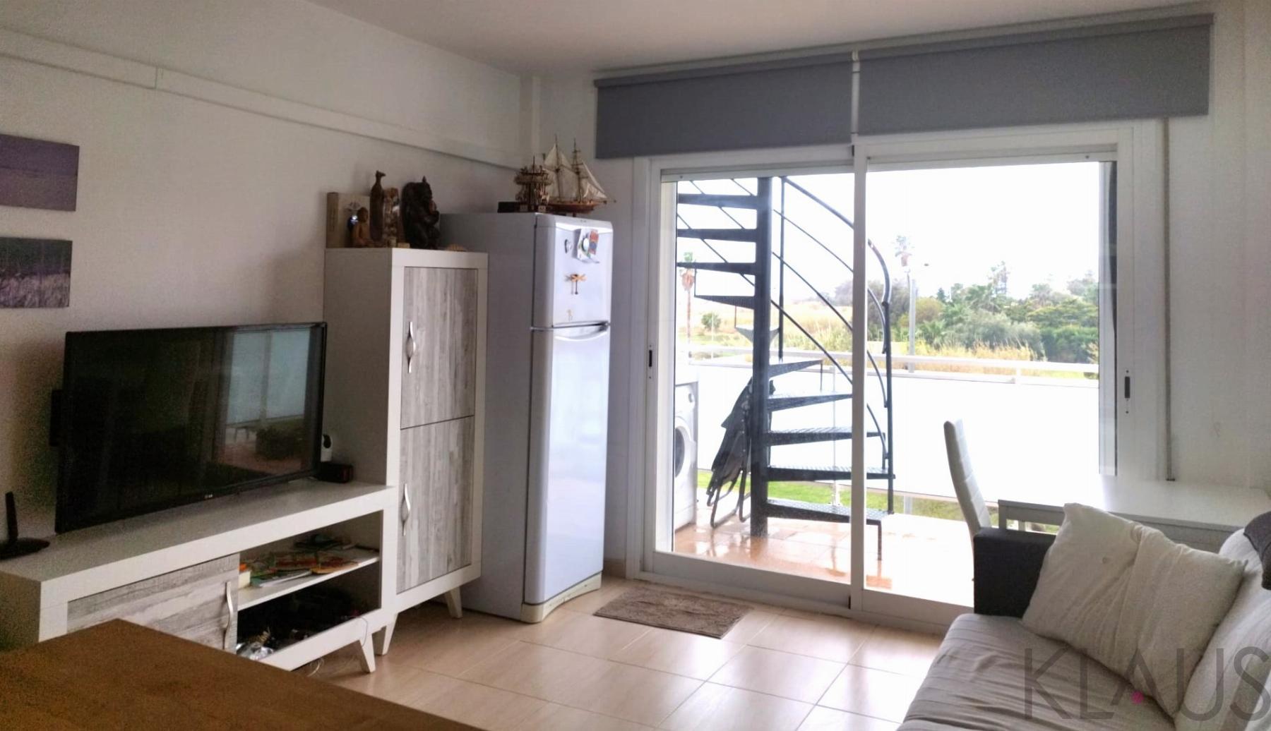 Myynti
 from
 huoneisto
 sisään

 Sant Jaume d Enveja