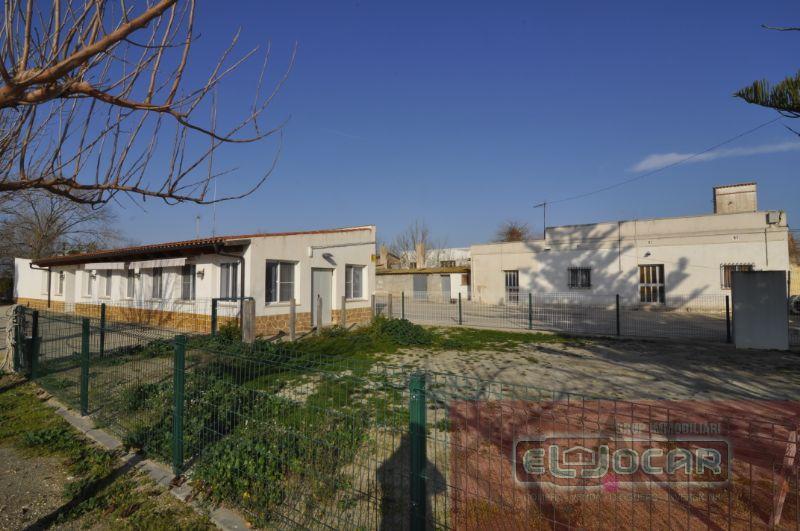 For sale of masia in Deltebre