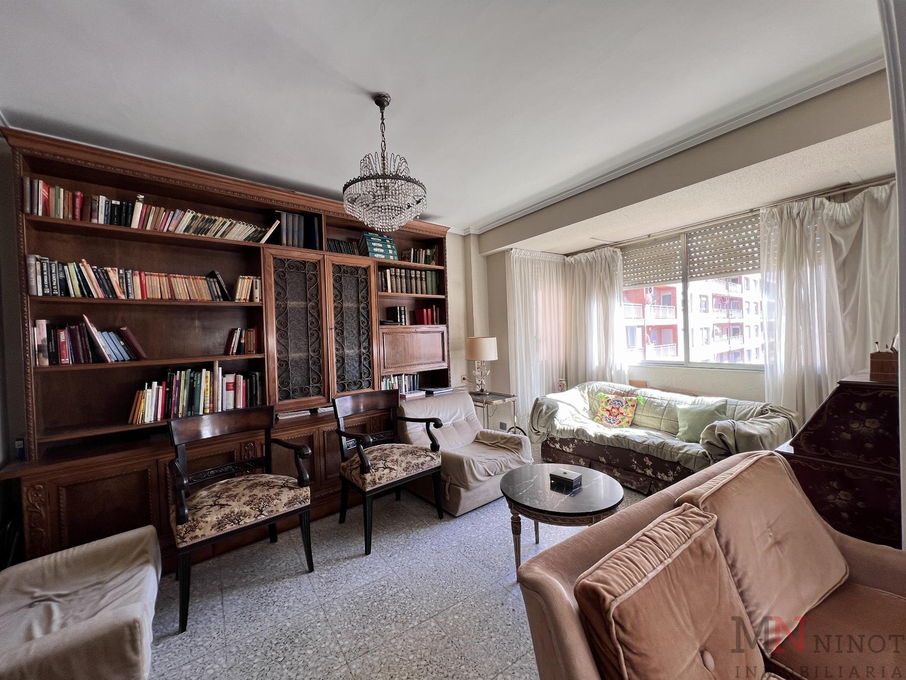 For sale of flat in Castellón