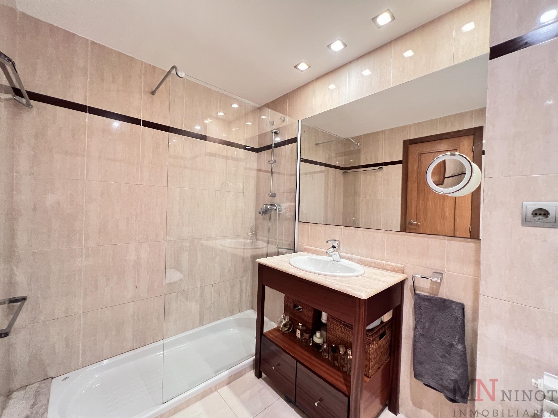 For sale of flat in Castellón