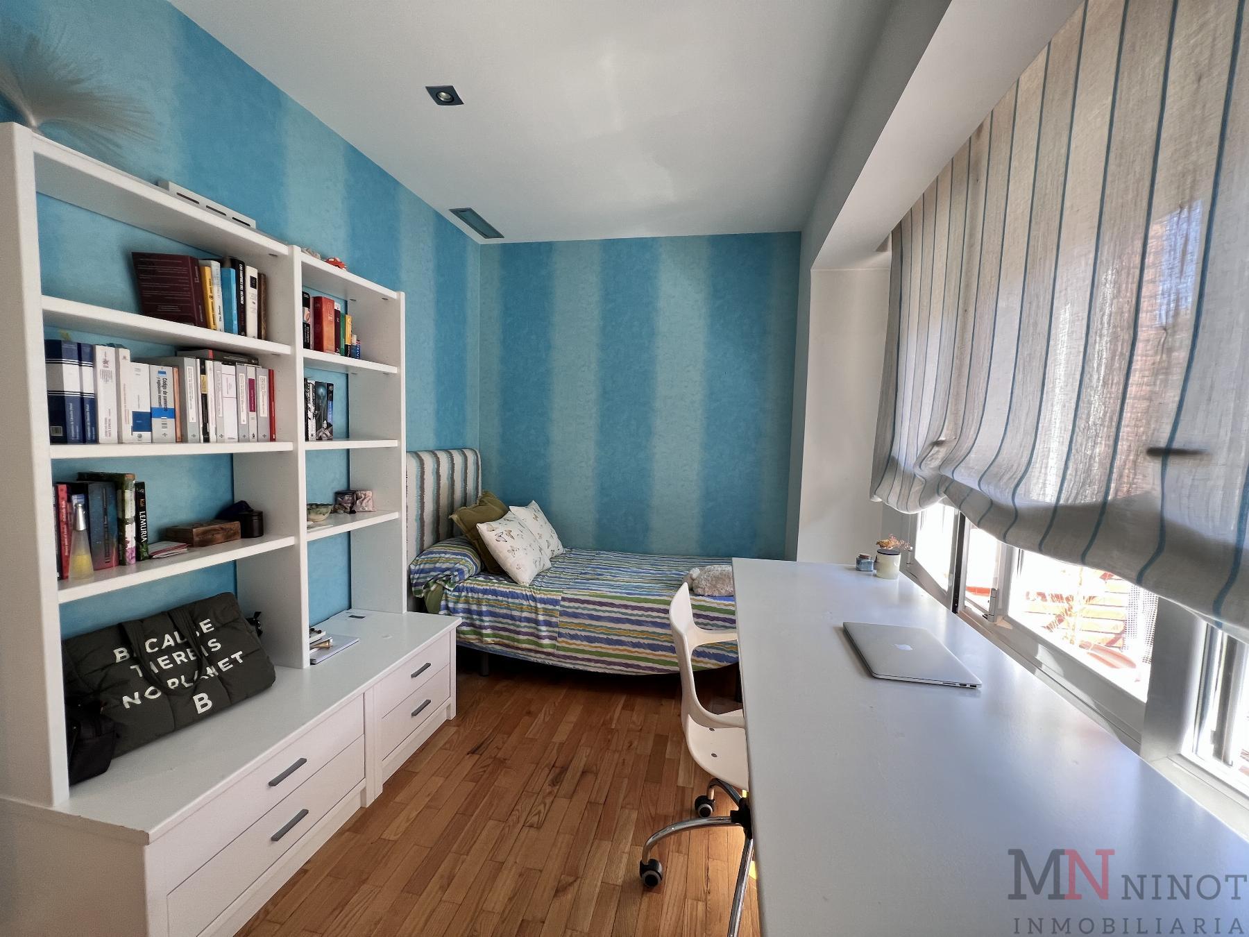 For sale of flat in Castellón