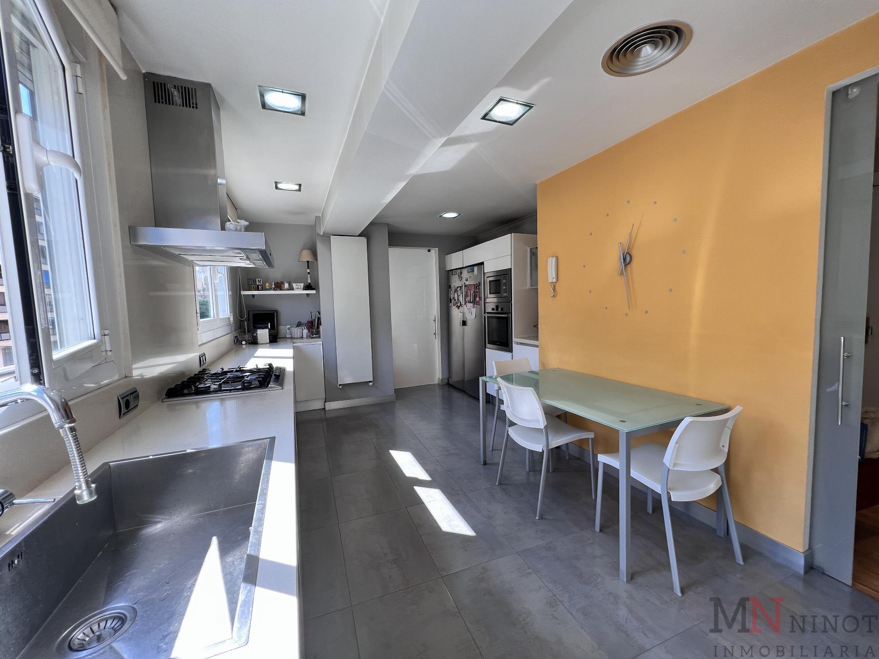 For sale of flat in Castellón