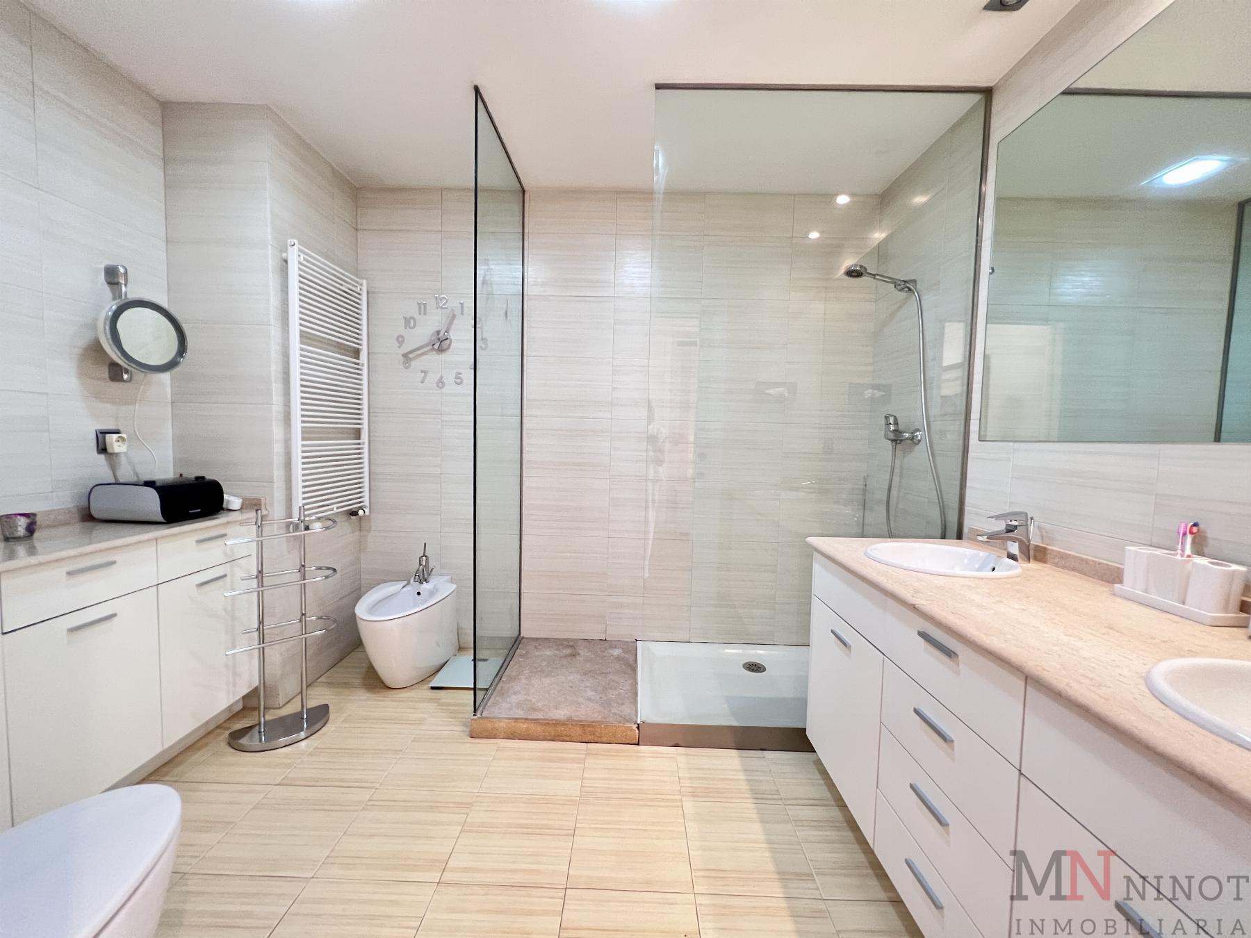 For sale of flat in Castellón