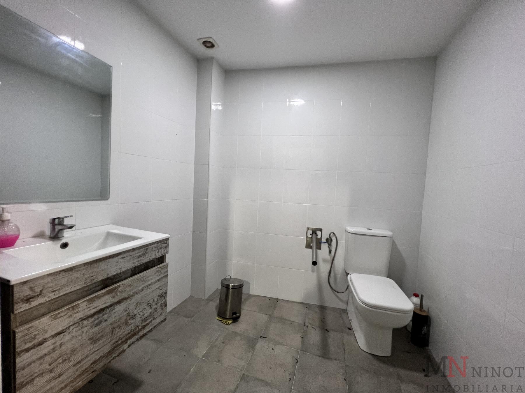 For rent of commercial in Castellón