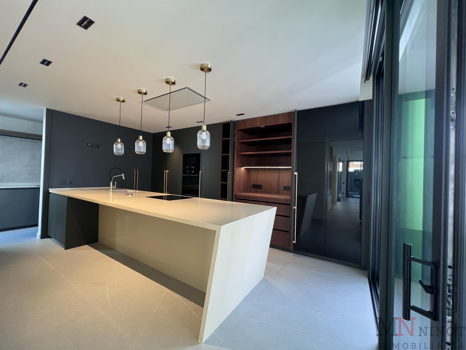 For sale of chalet in Castellón