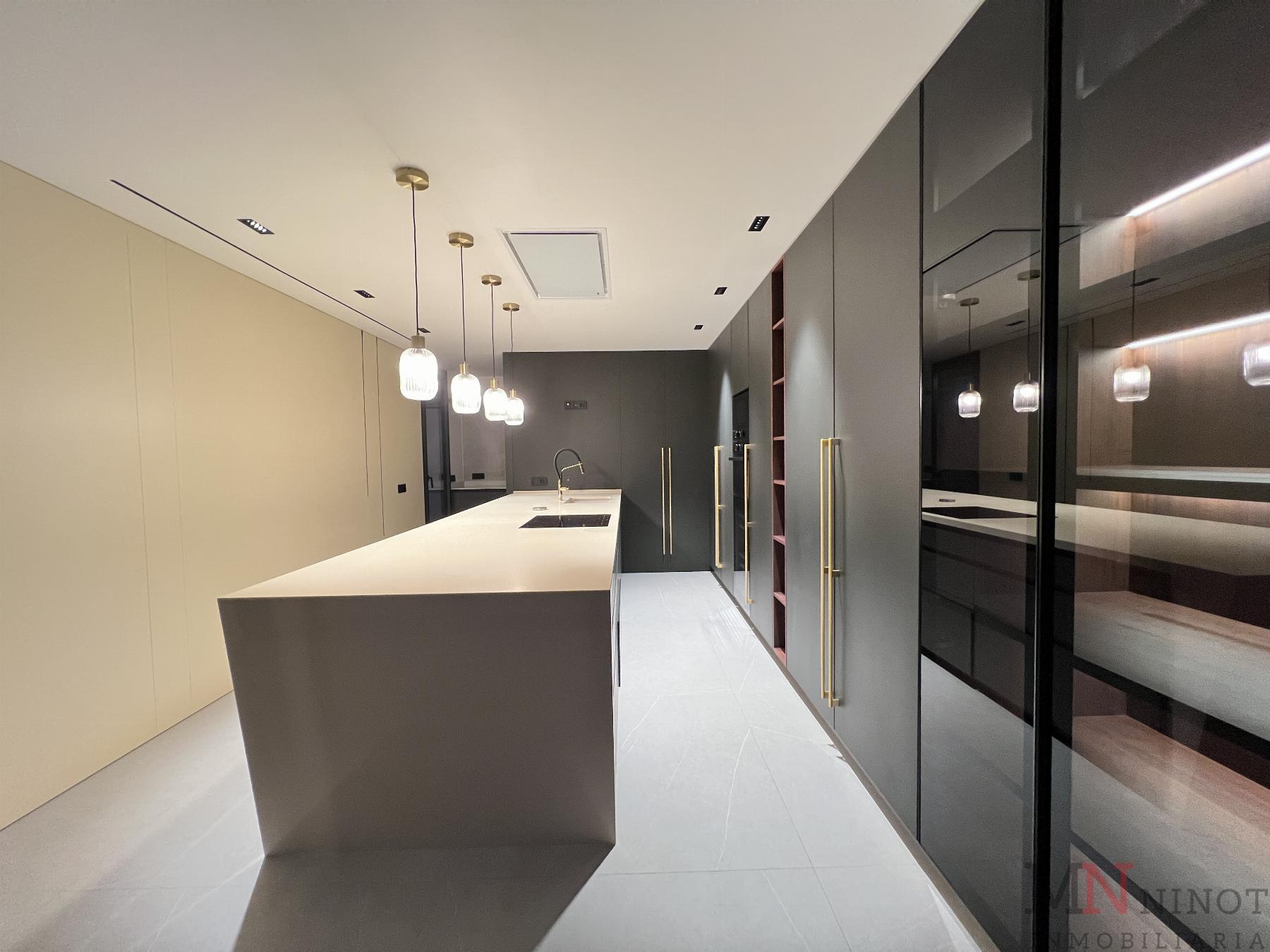 For sale of chalet in Castellón