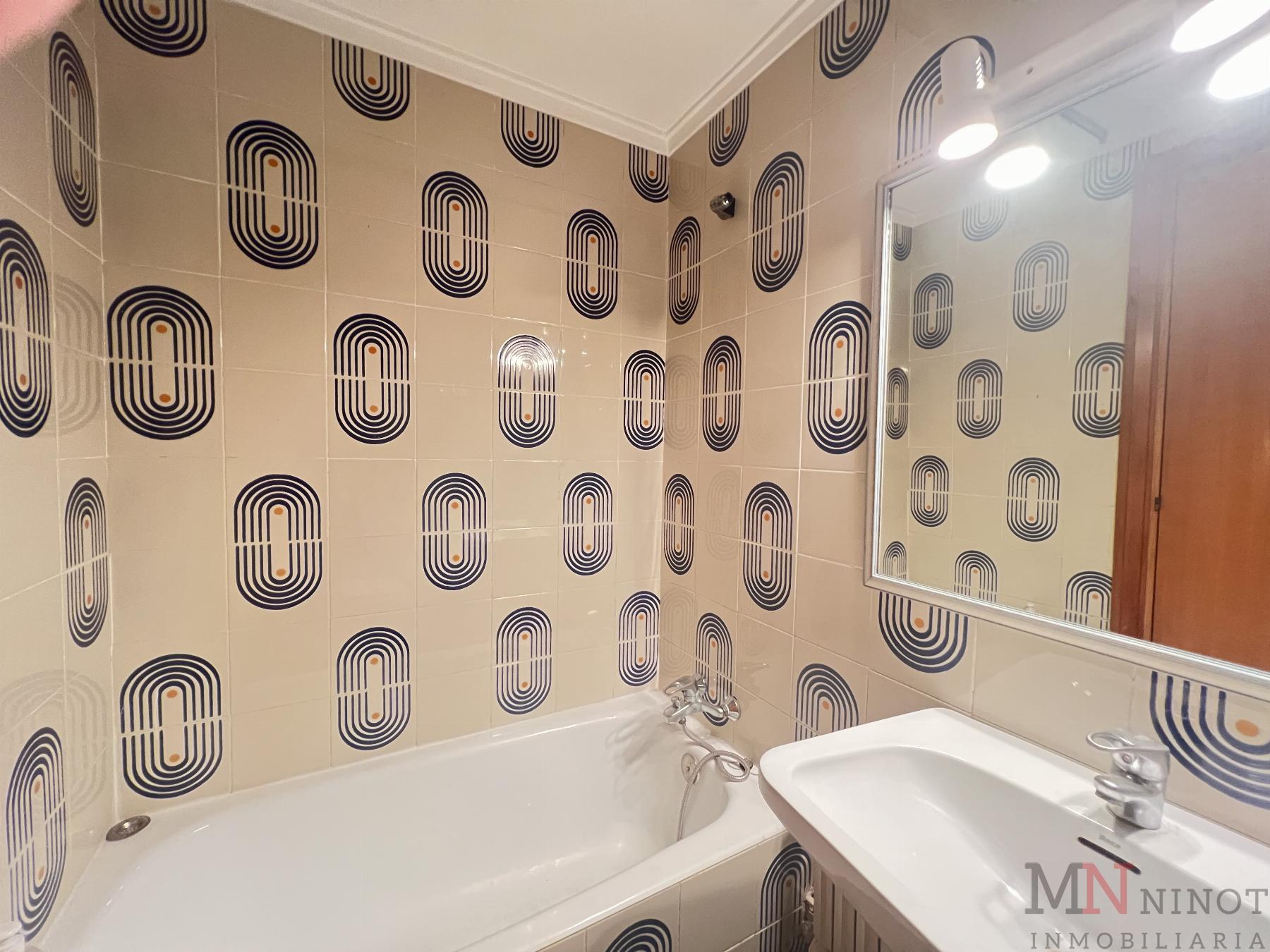 For sale of flat in Castellón
