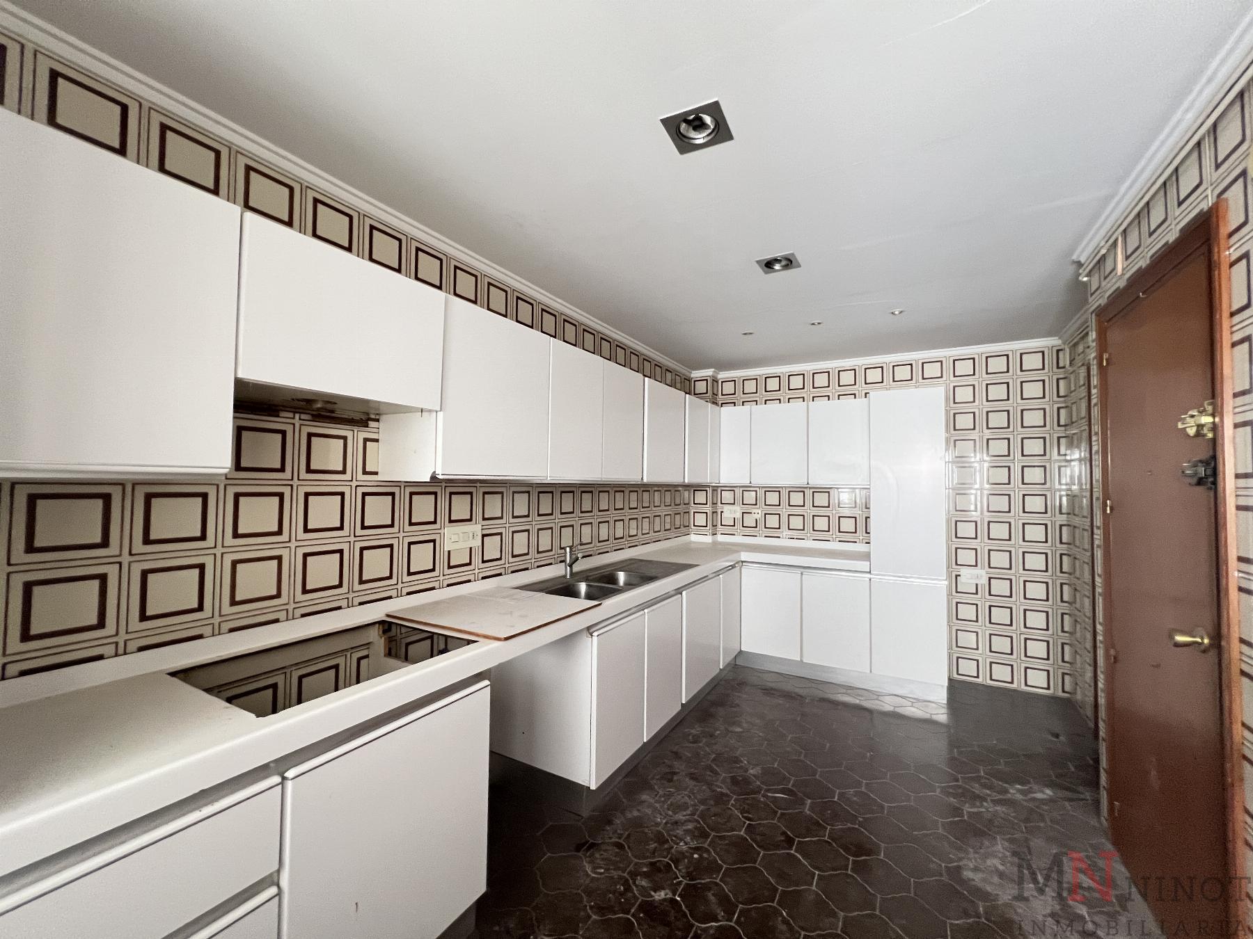 For sale of flat in Castellón