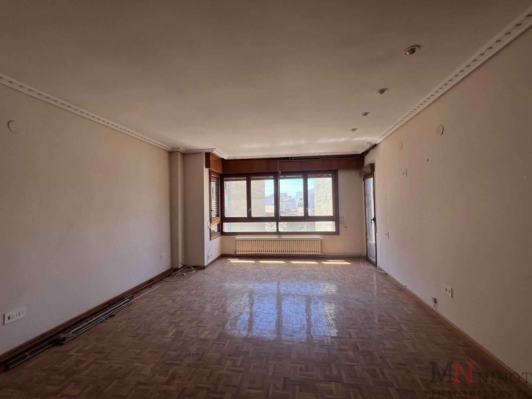 For sale of flat in Castellón