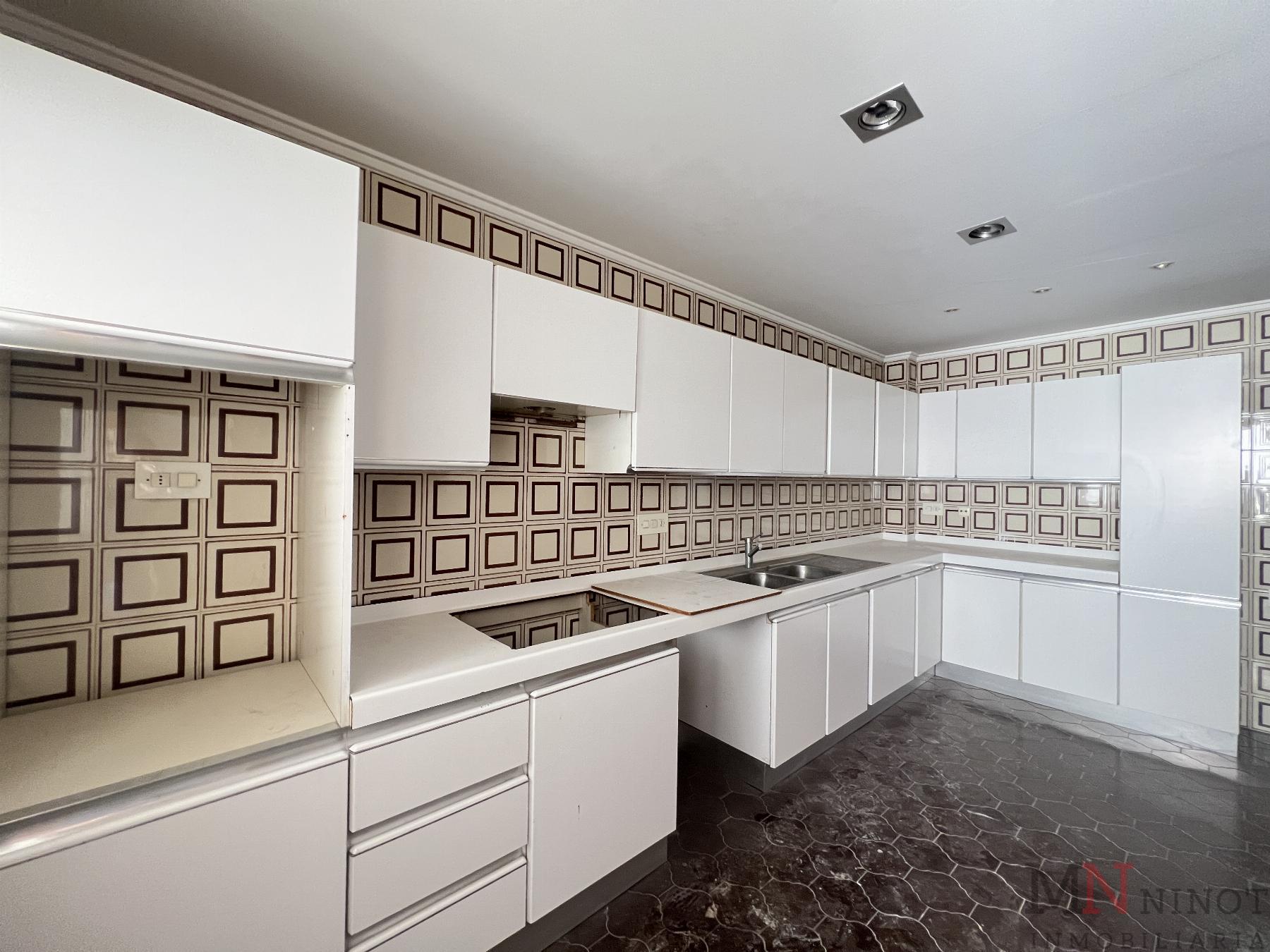For sale of flat in Castellón