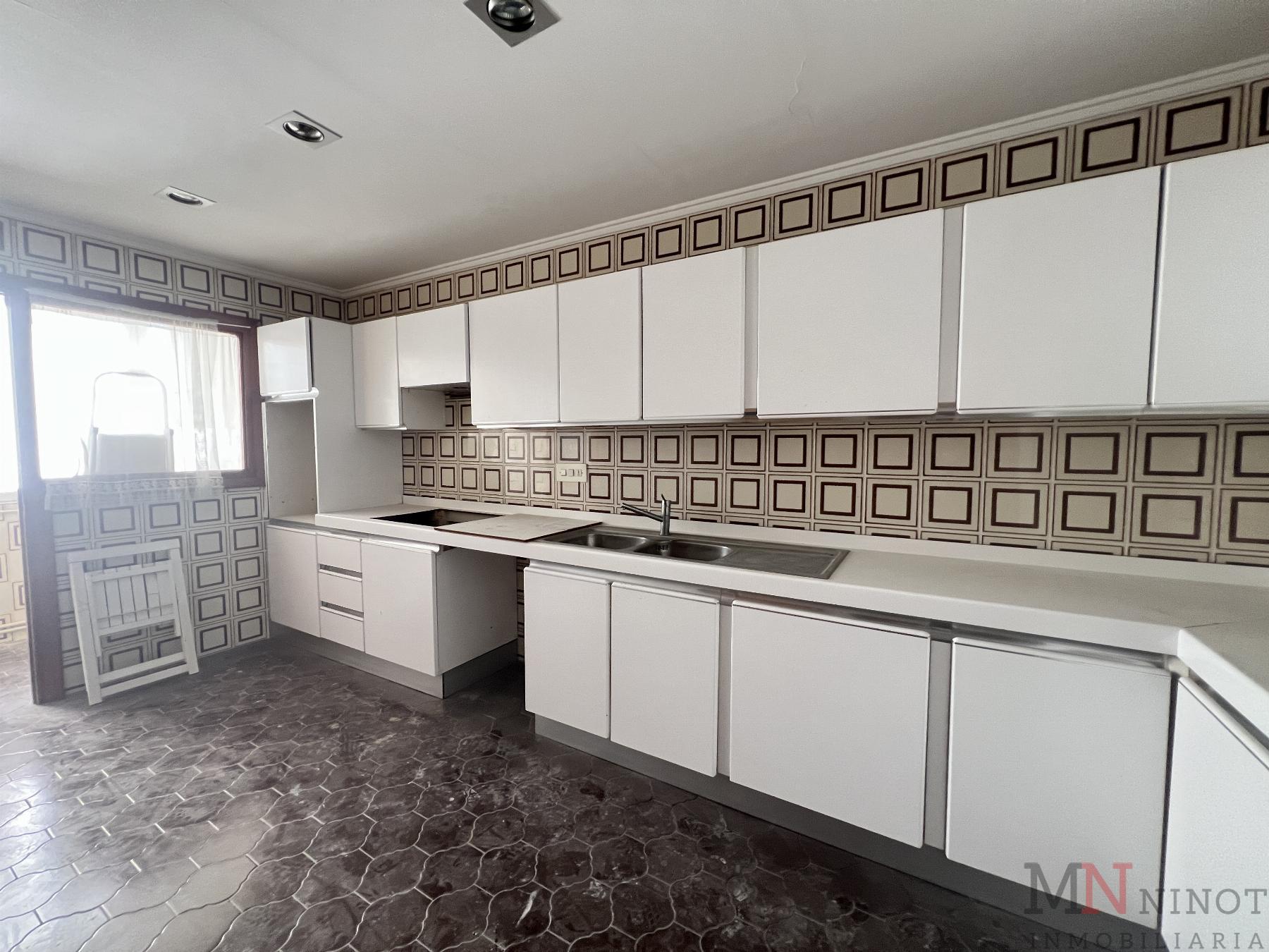 For sale of flat in Castellón