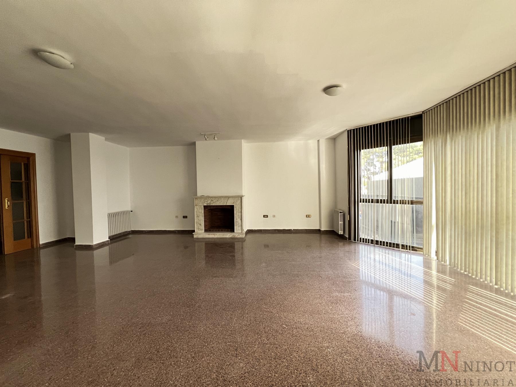 For sale of flat in Castellón