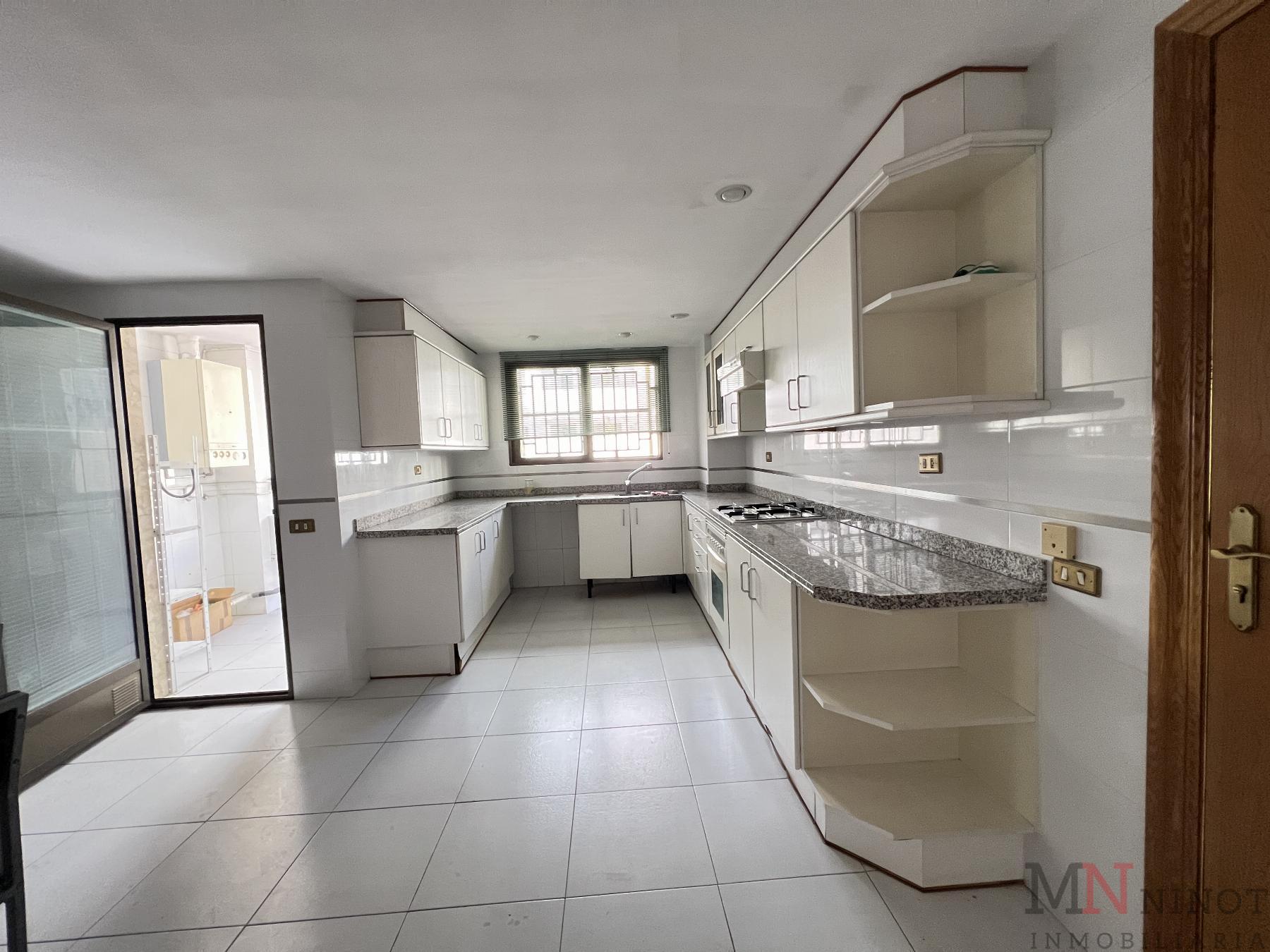 For sale of flat in Castellón
