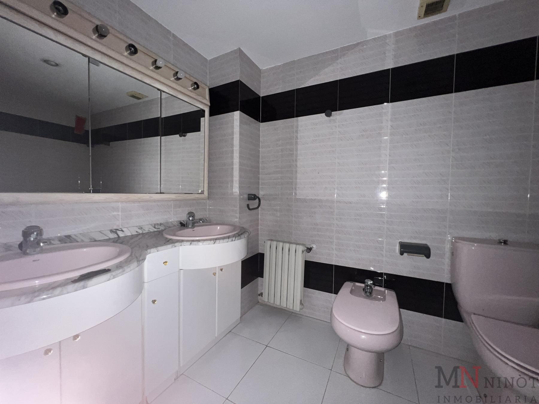For sale of flat in Castellón