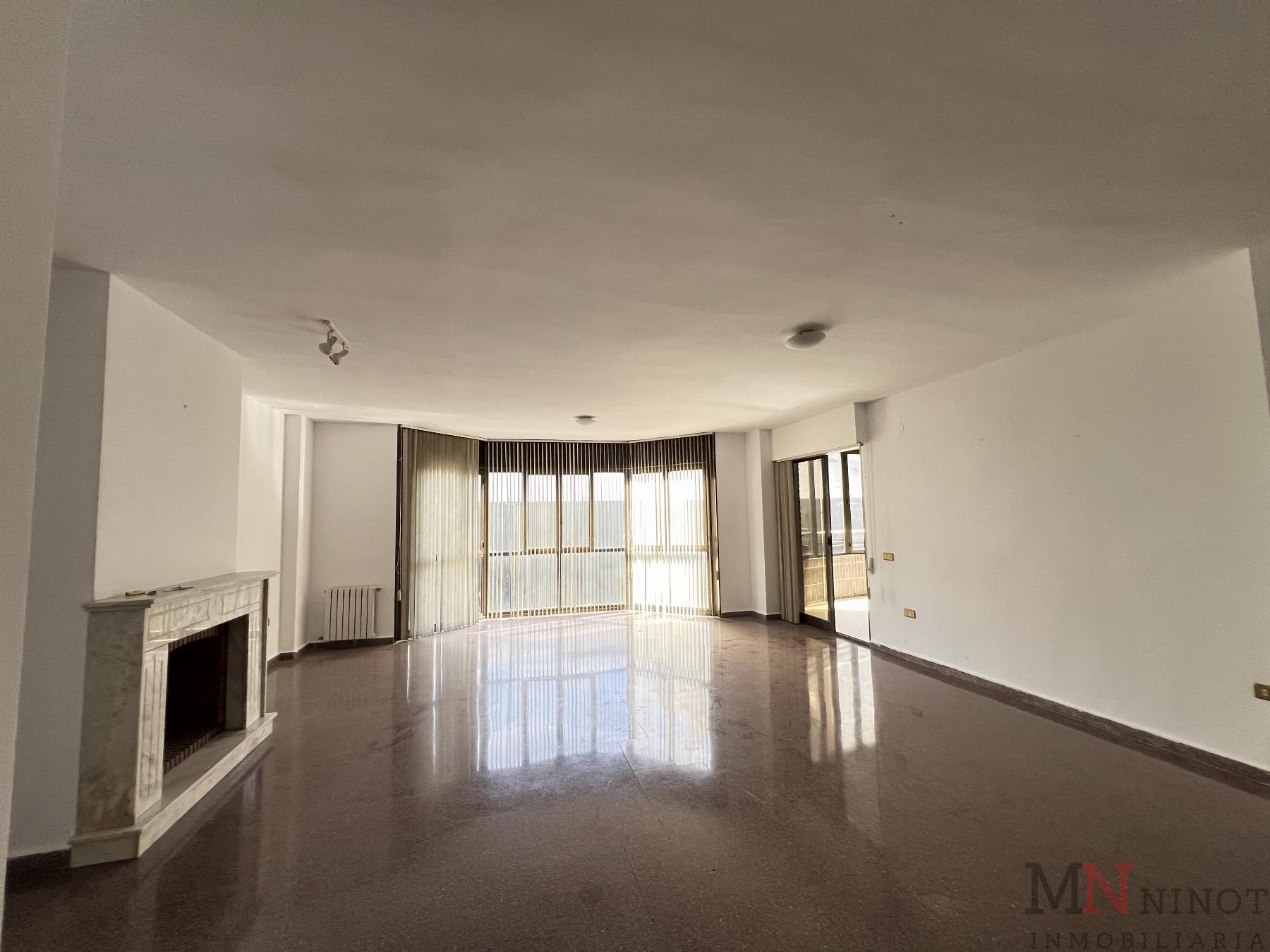 For sale of flat in Castellón