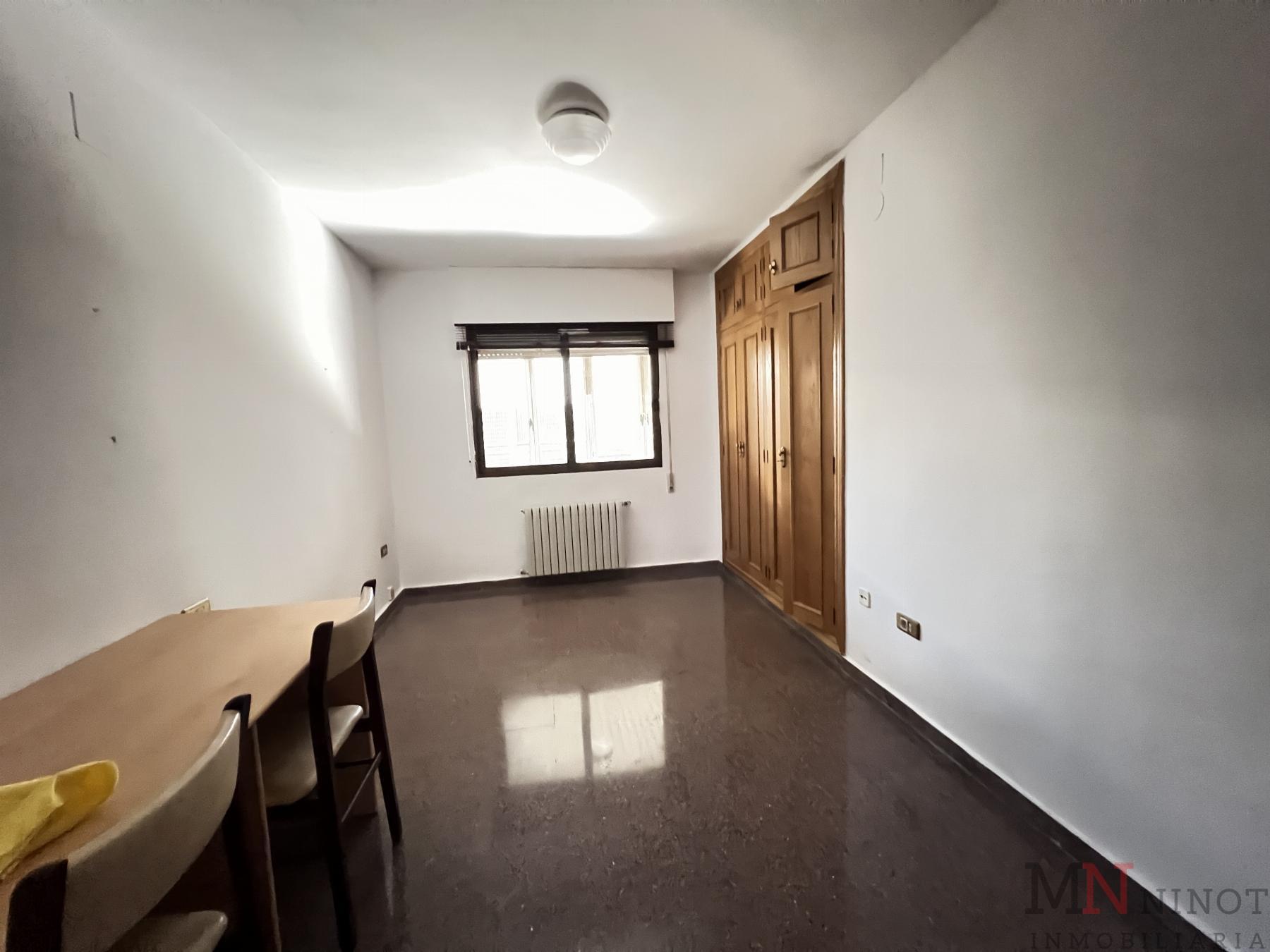 For sale of flat in Castellón