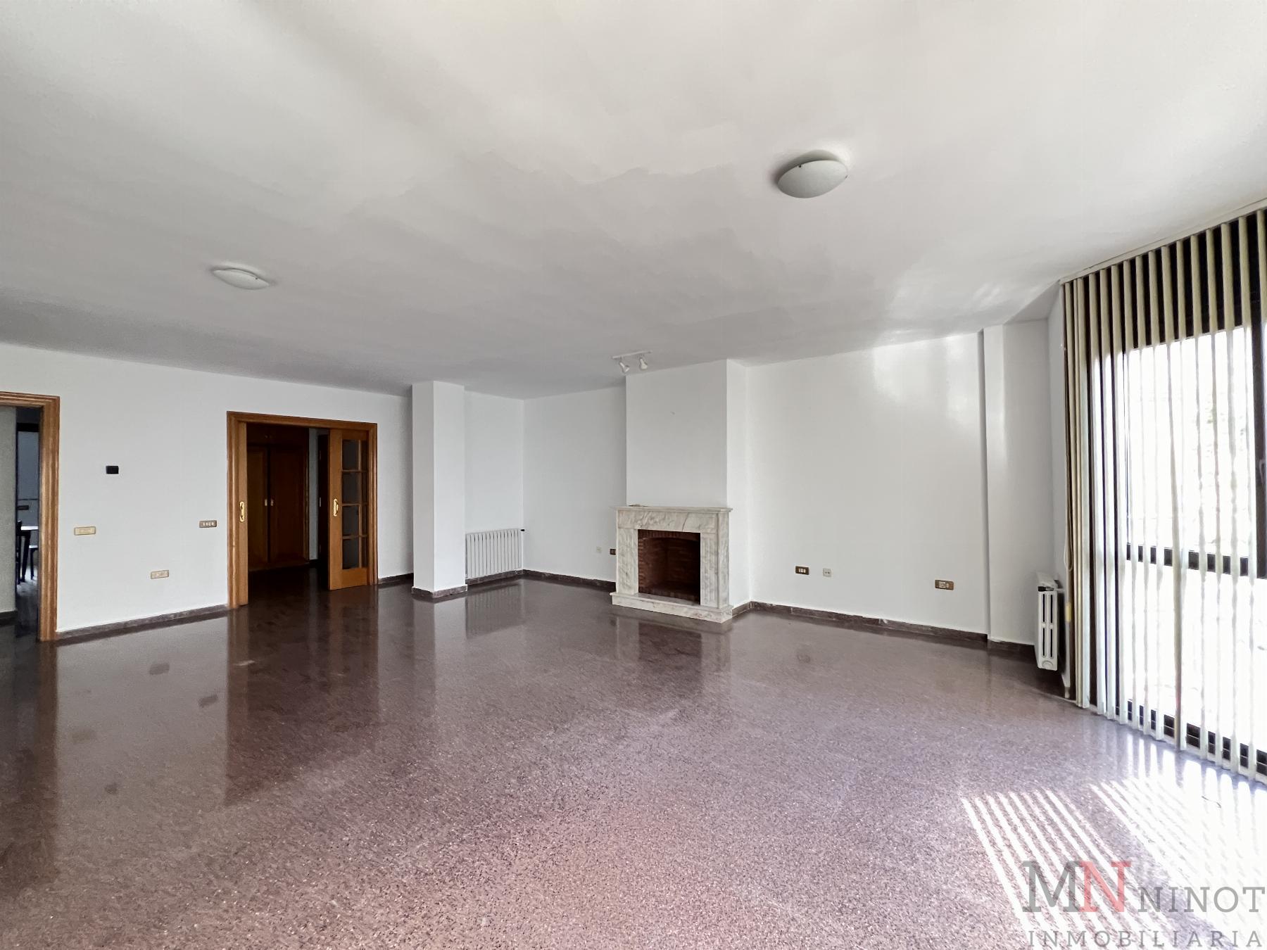 For sale of flat in Castellón