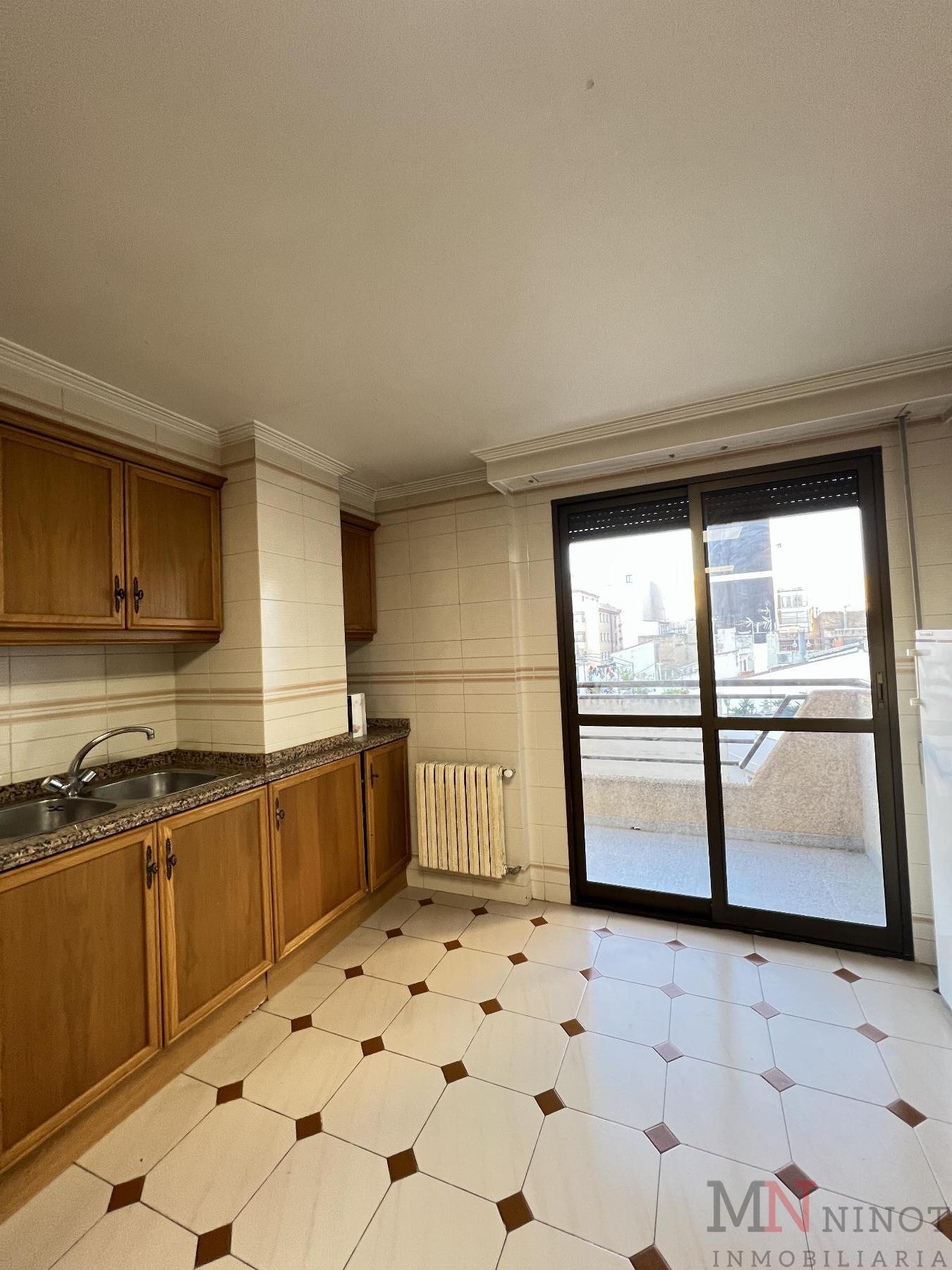 For sale of flat in Castellón