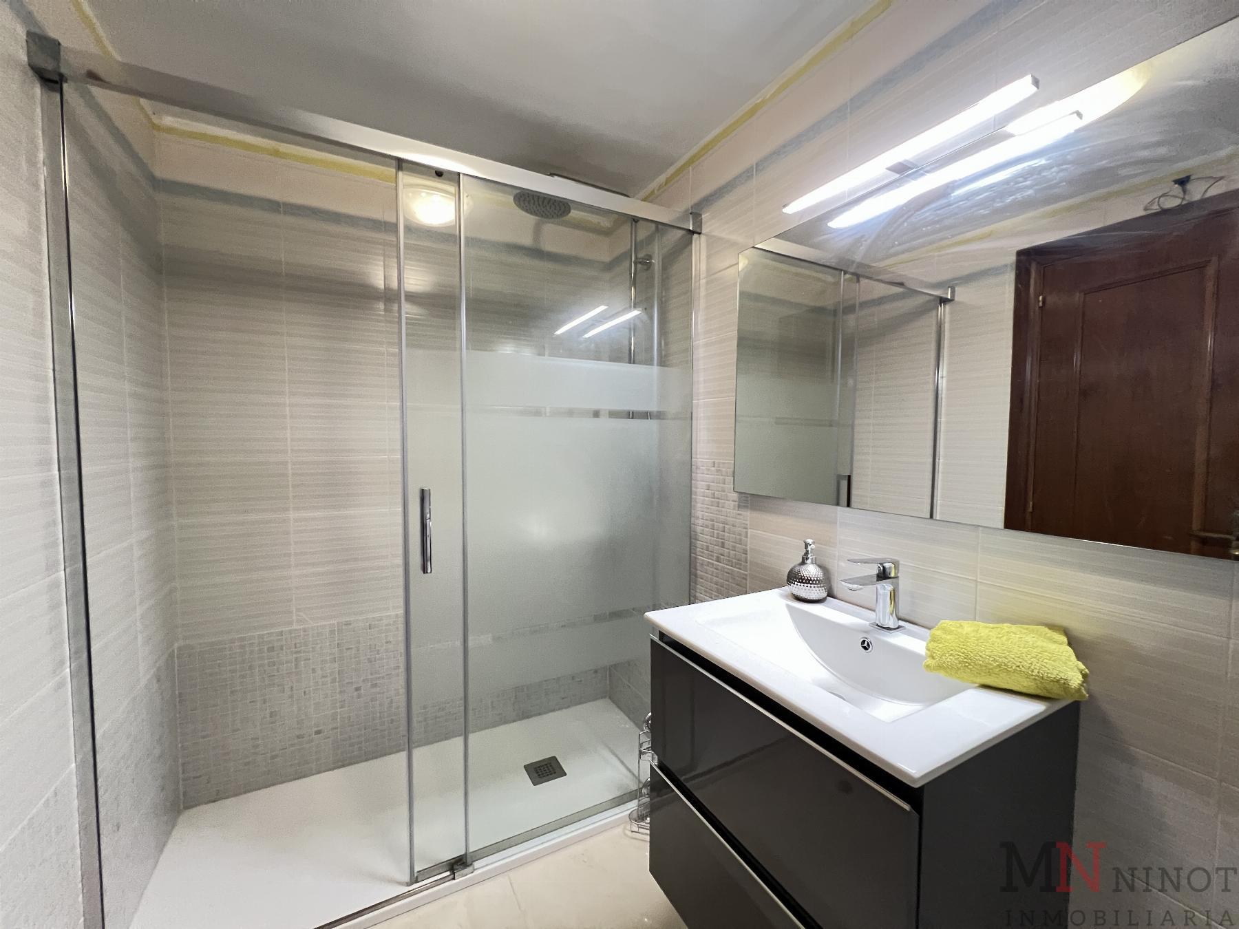 For sale of flat in Castellón
