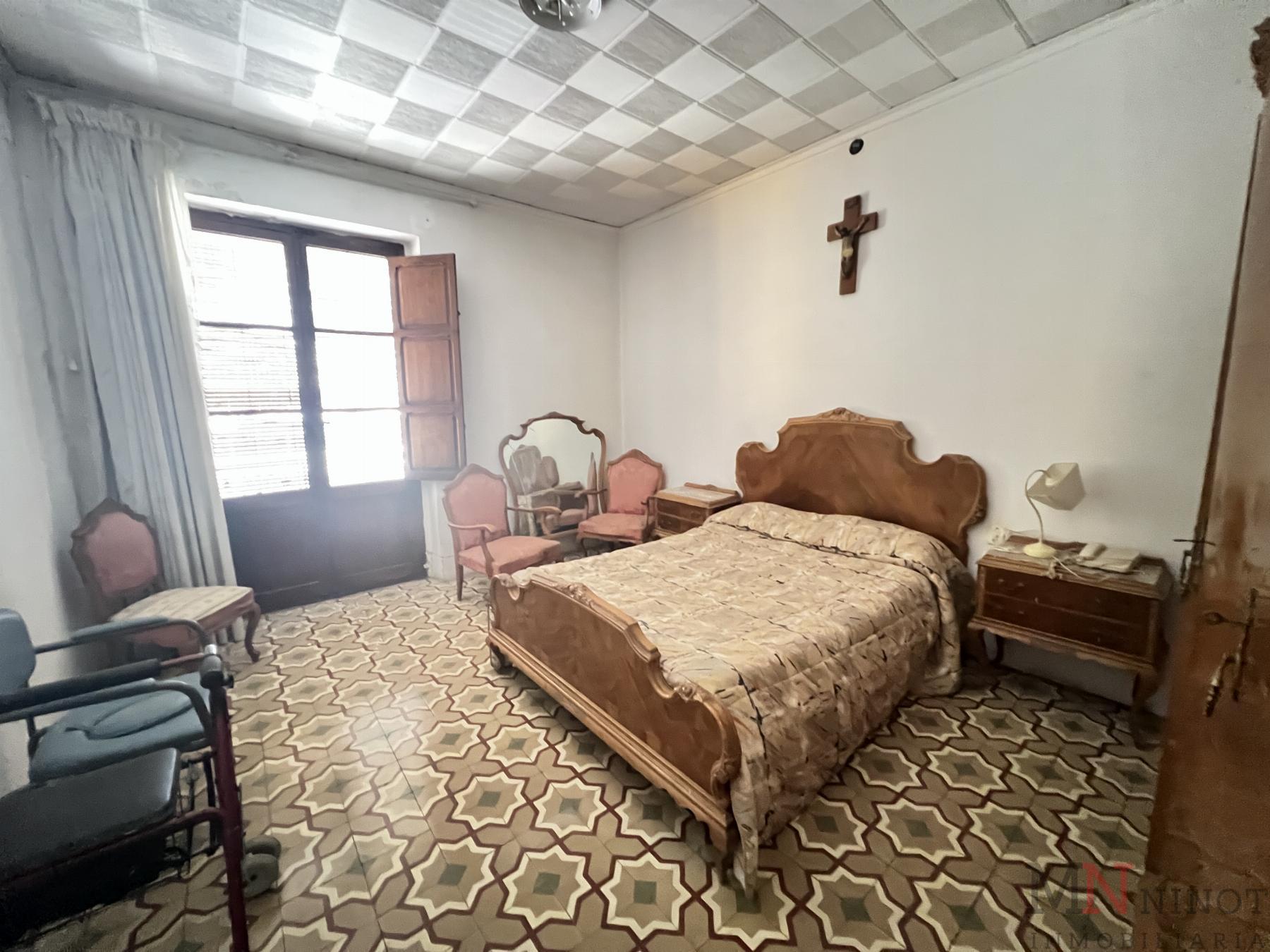 For sale of house in Castellón