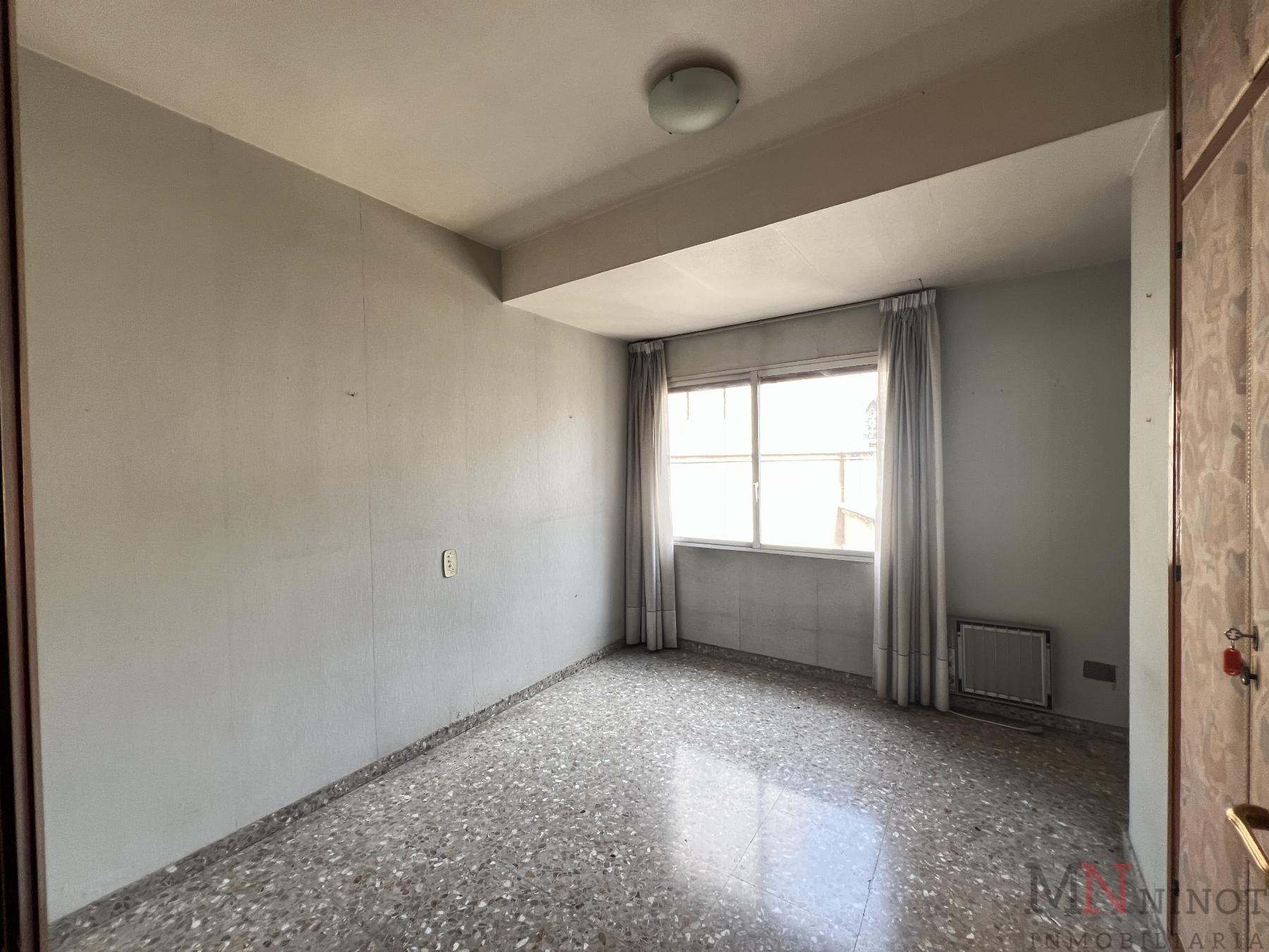 For sale of flat in Castellón