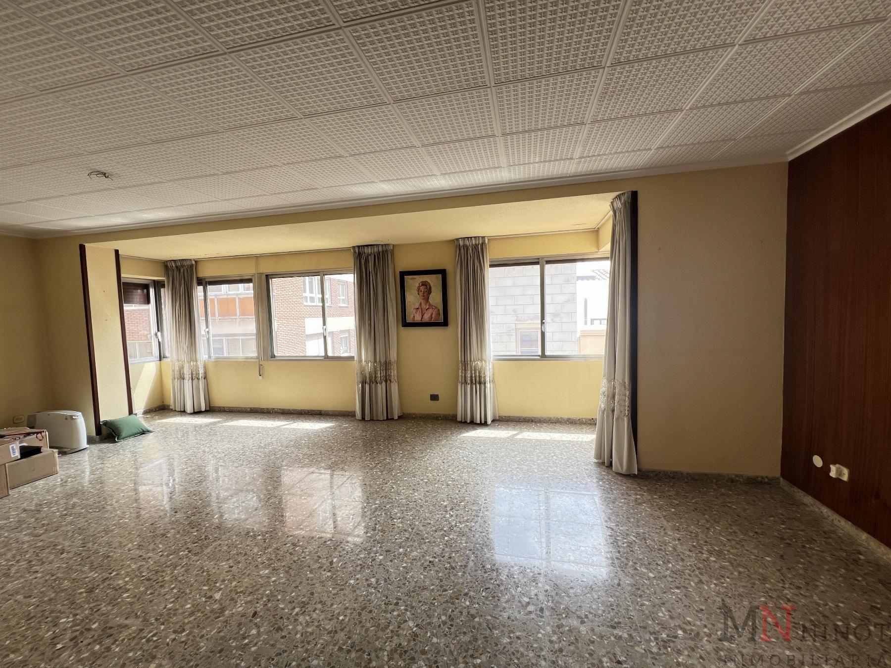 For sale of flat in Castellón