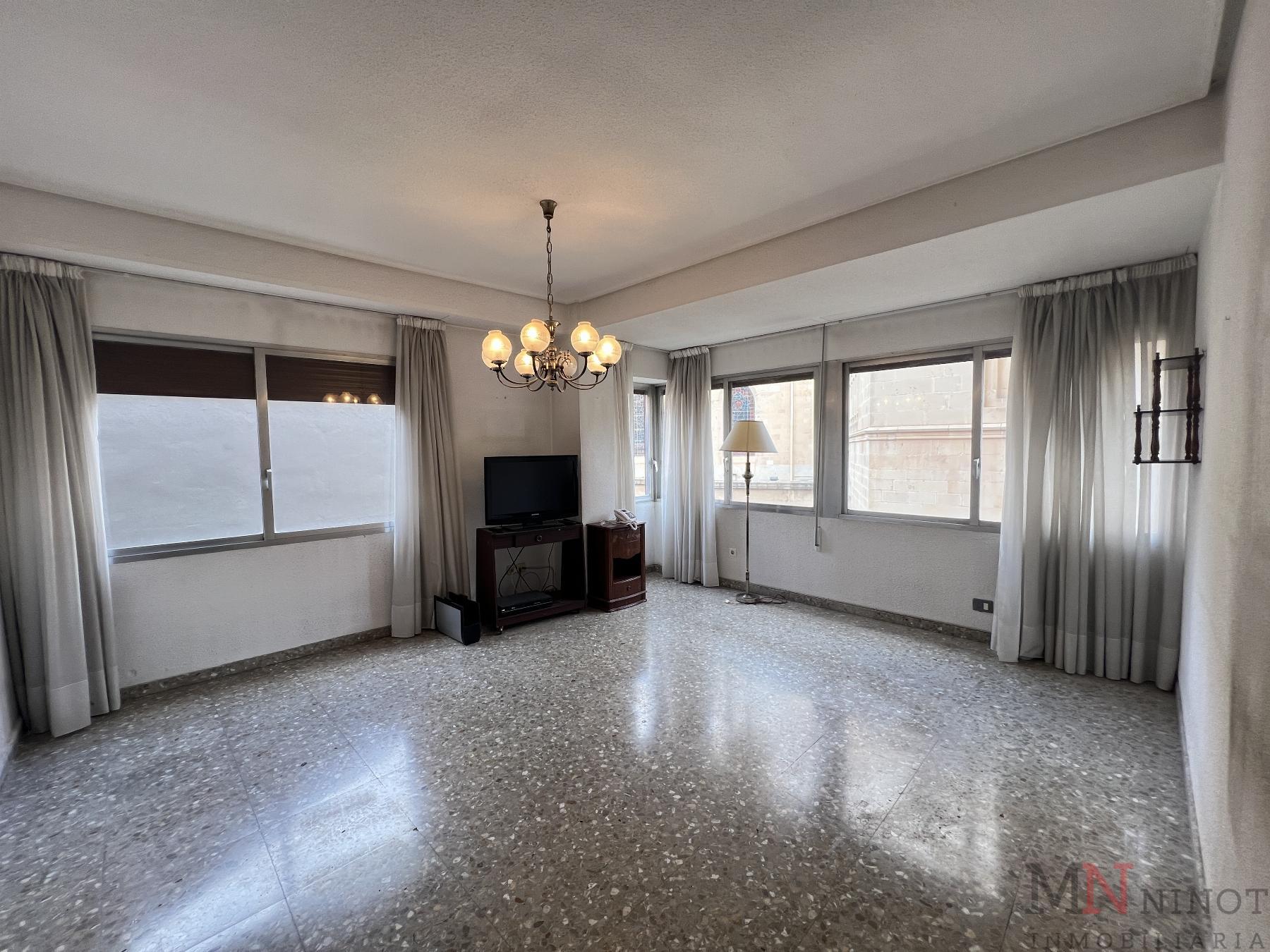 For sale of flat in Castellón