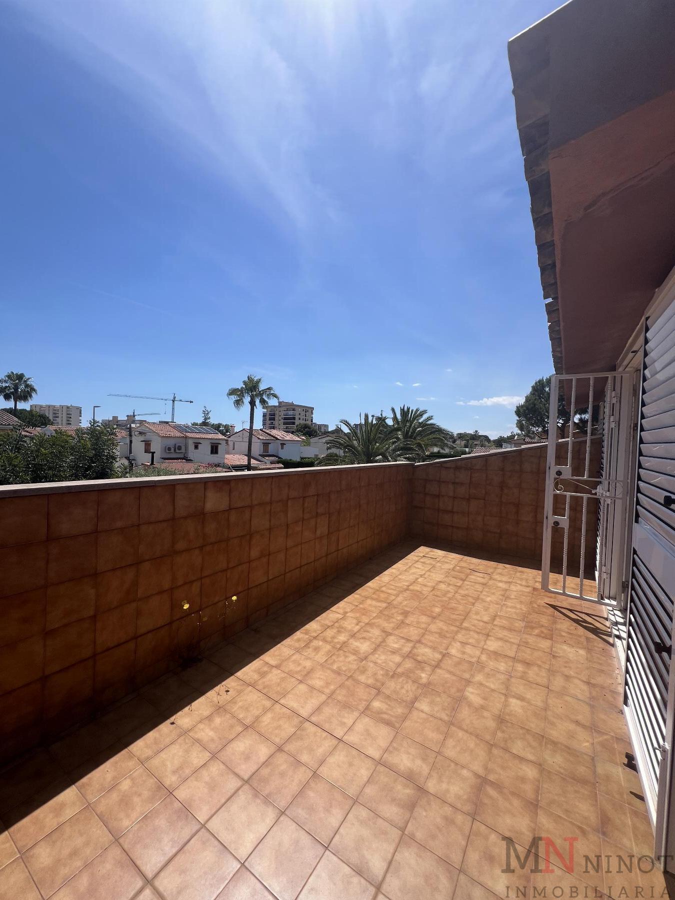 For sale of chalet in Benicasim