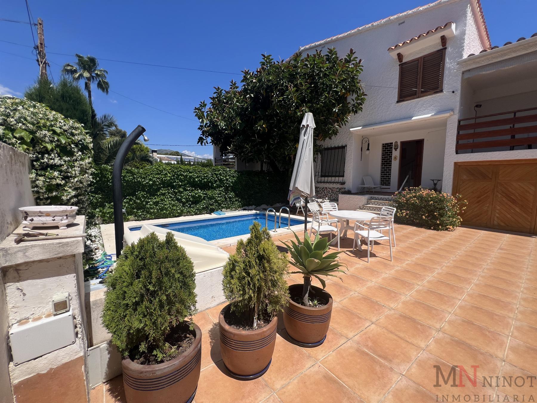 For sale of villa in Benicasim