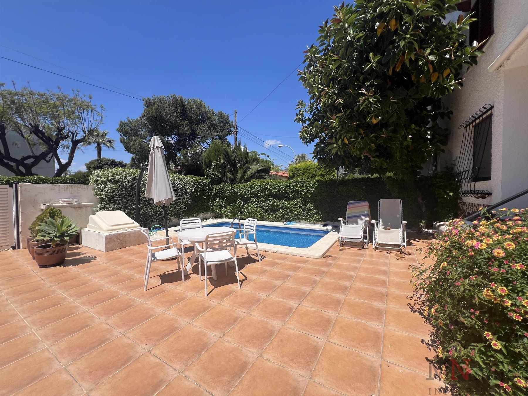 For sale of villa in Benicasim